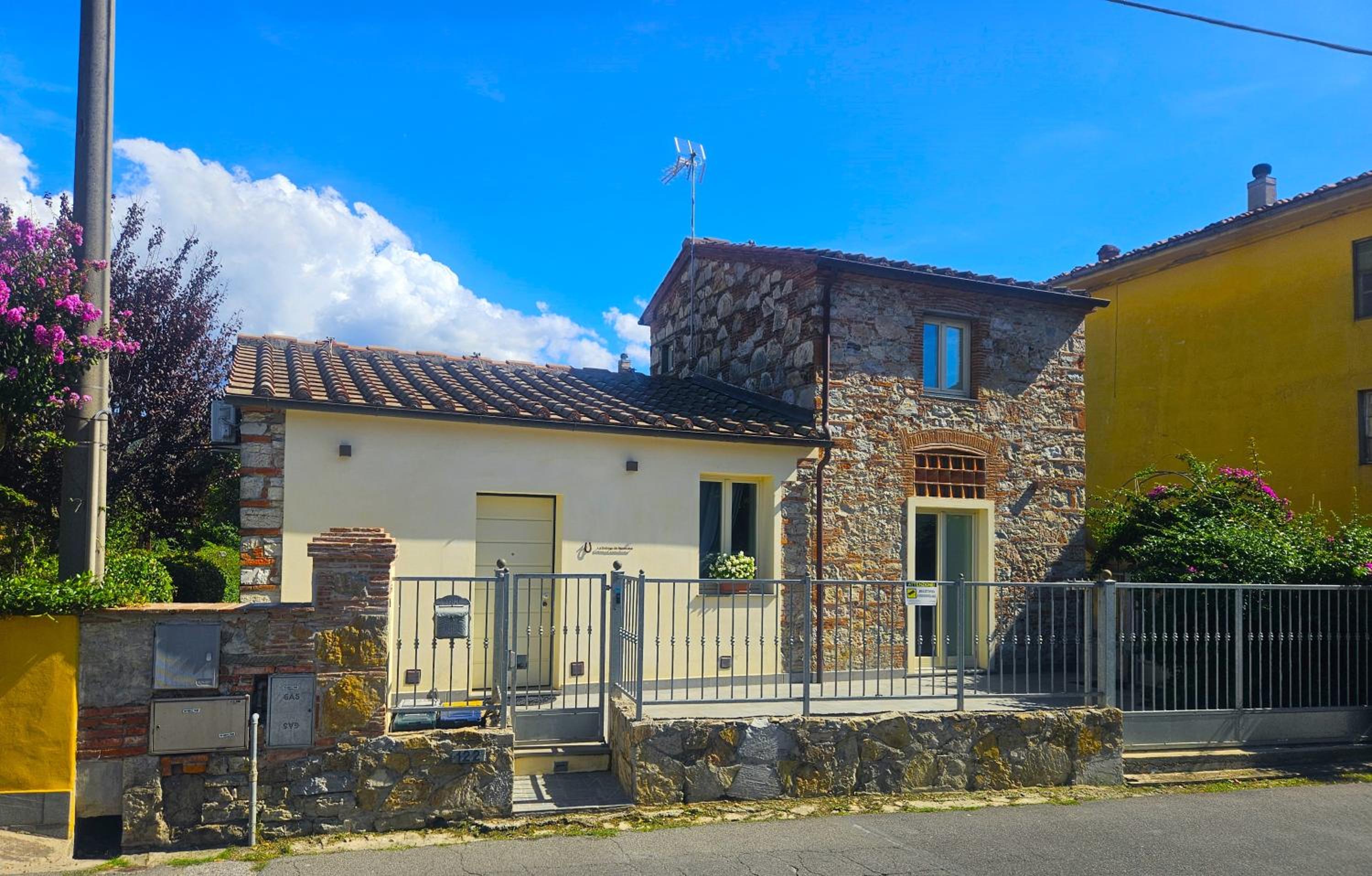 La Bottega del Maniscalco view 3