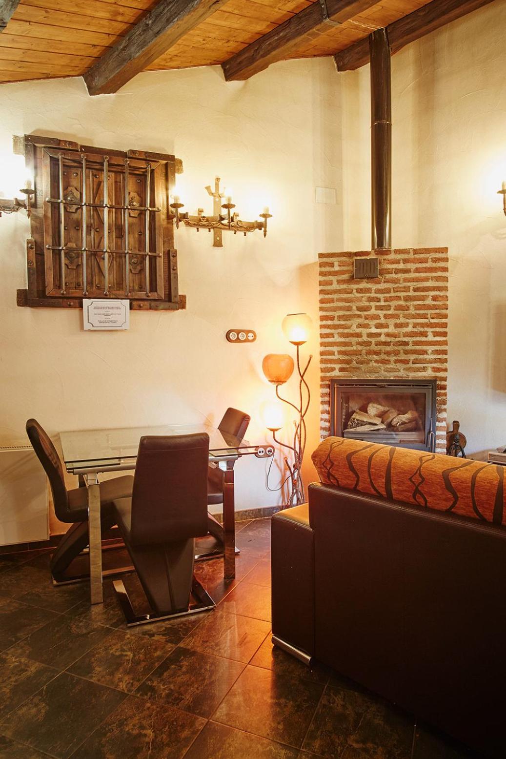 CASA DE CUCU Navaluenga