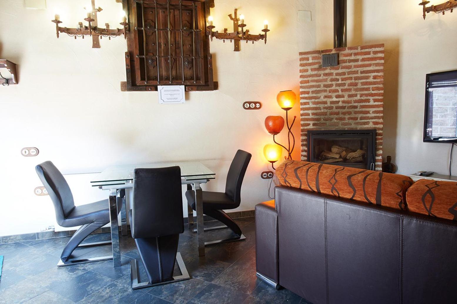 CASA DE CUCU Navaluenga