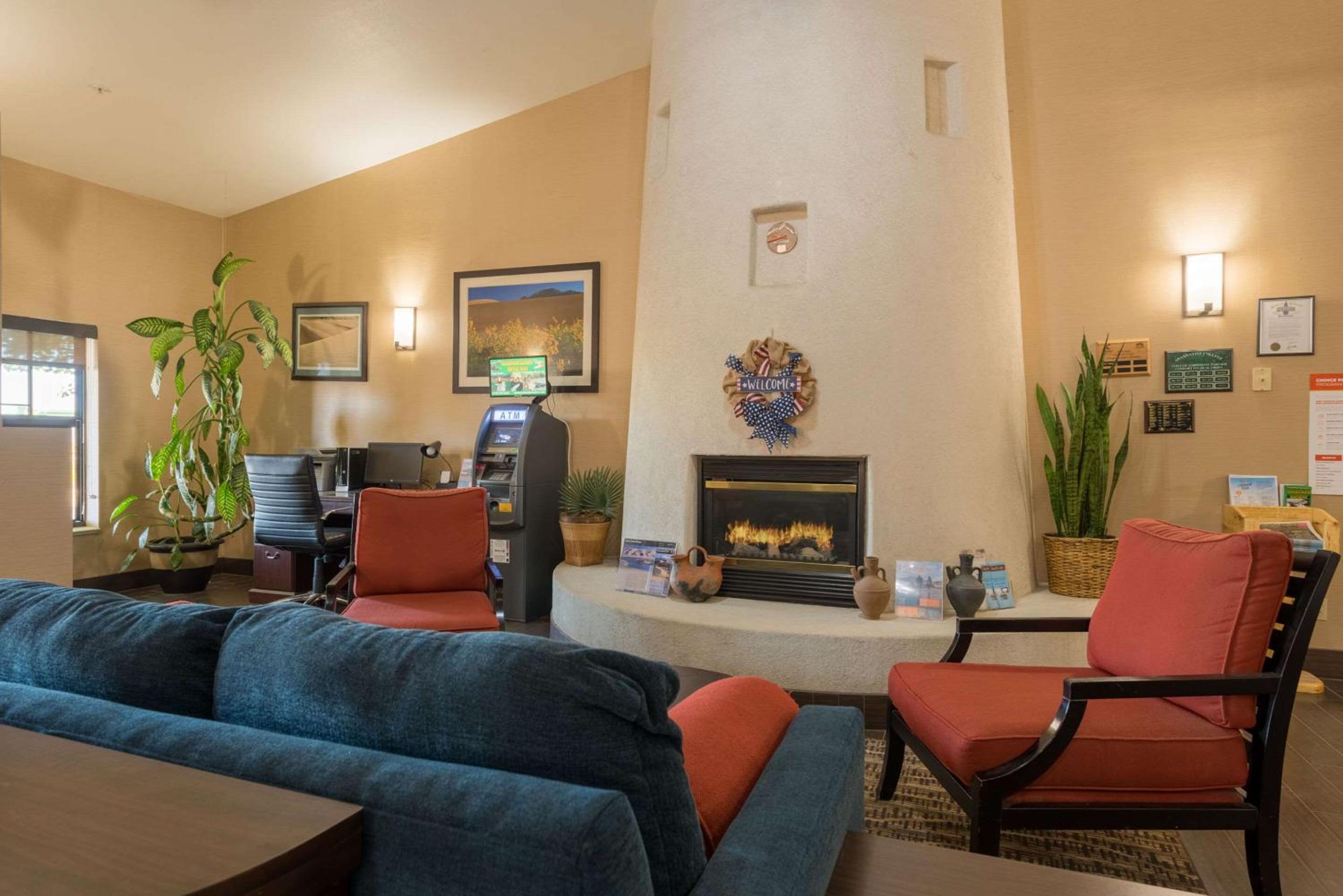 Alamosa Vacations - Comfort Inn  Suites Alamosa - Property Image 8