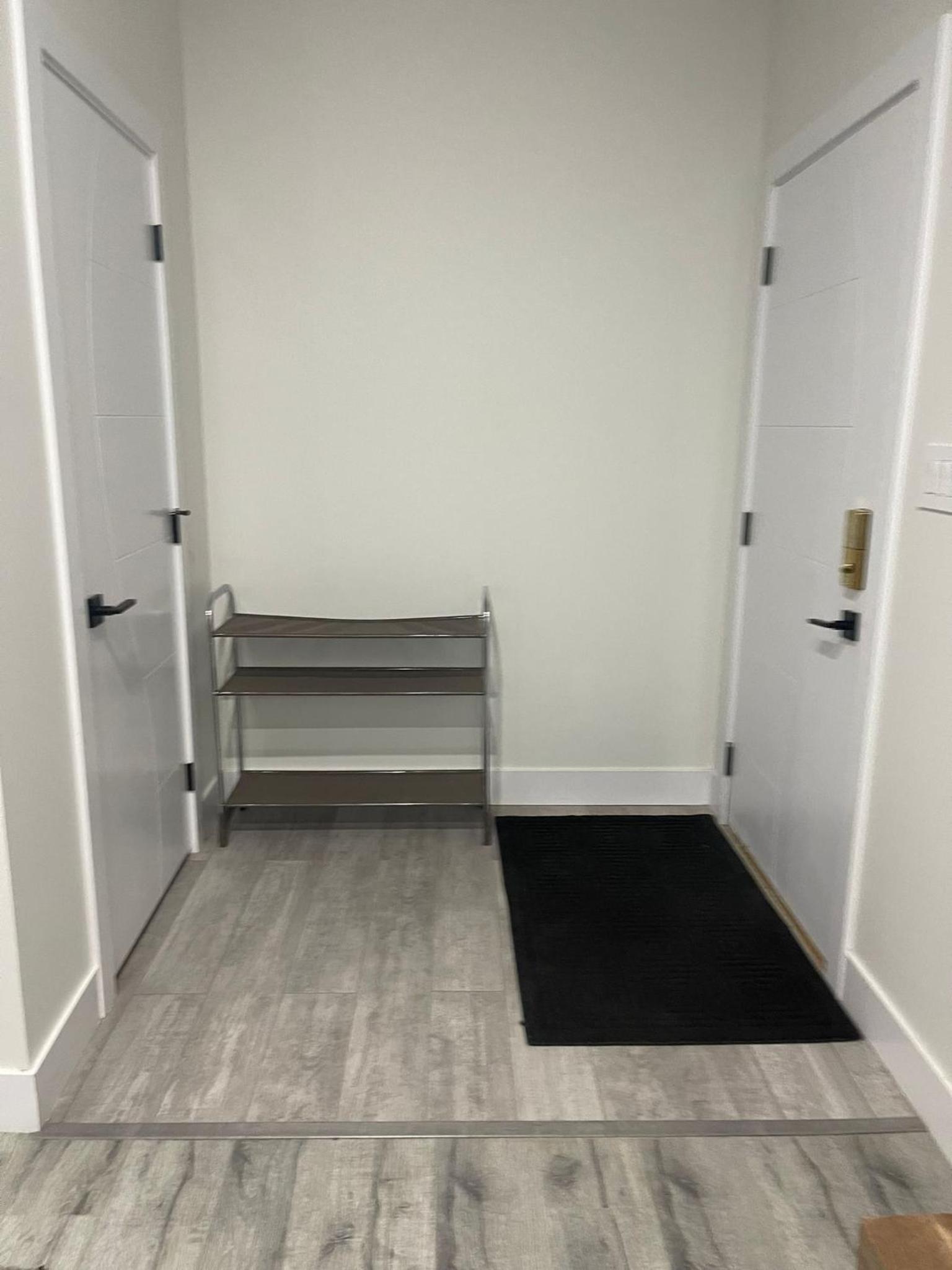 Brand-new three bedroom guest suite in the desirable neighbourhood