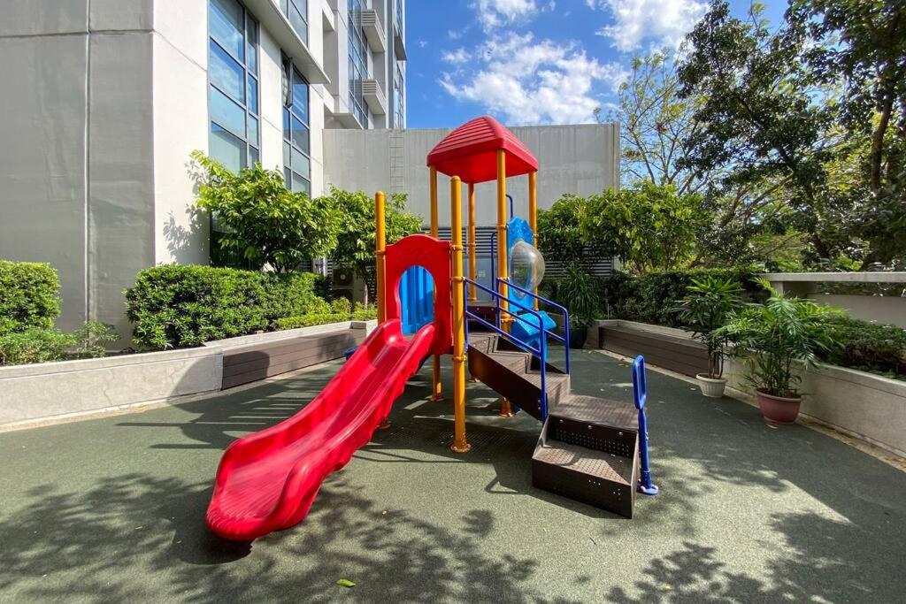 StayHere Relax & Retreat in Viceroy McKinley Hill view 5
