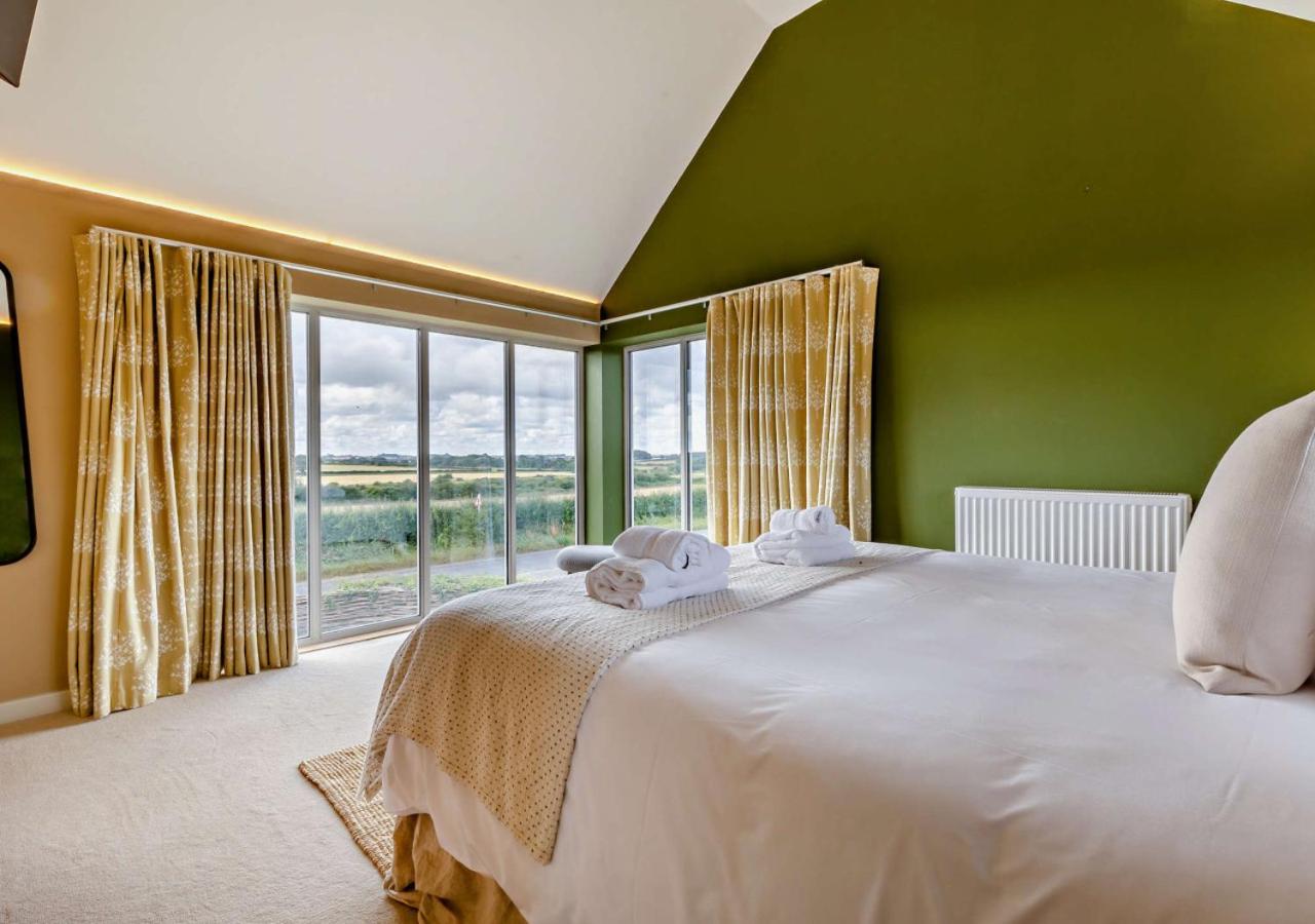 5 Bed in Langham oc-l944