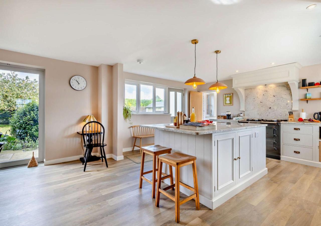 5 Bed in Langham oc-l944