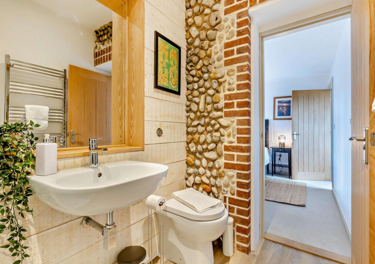 5 Bed in Langham oc-l944