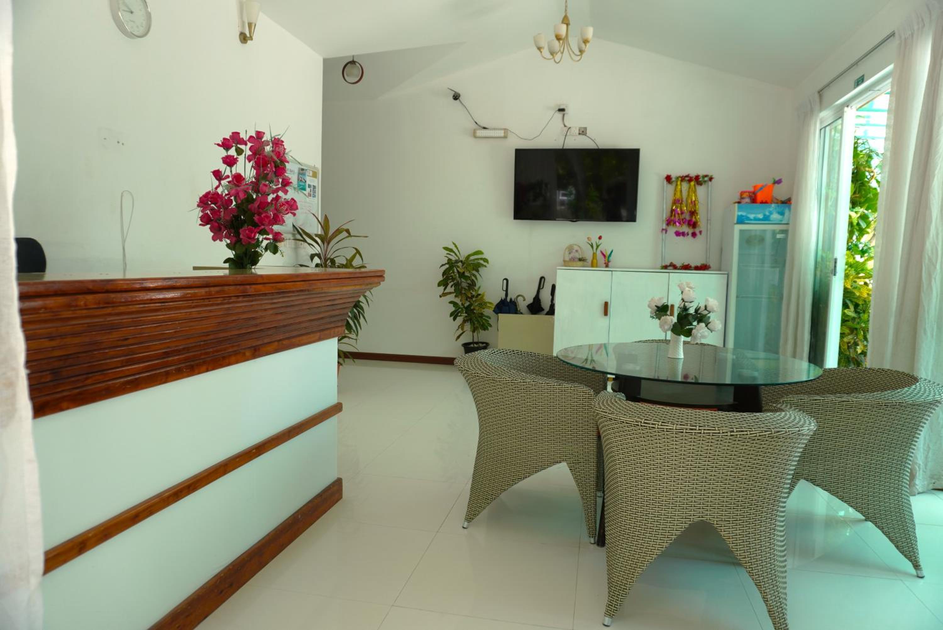 TME Retreats Dhigurah