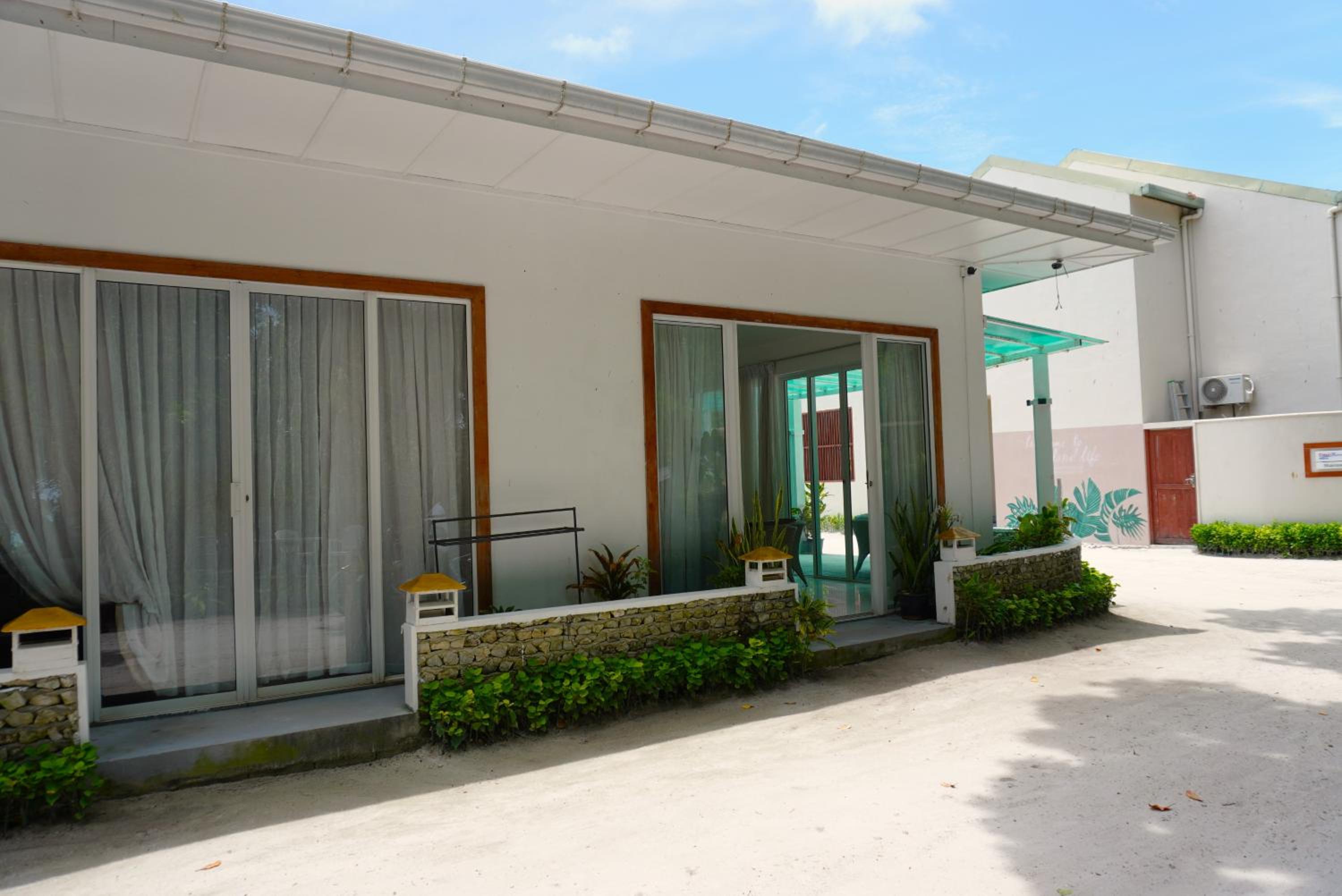 TME Retreats Dhigurah