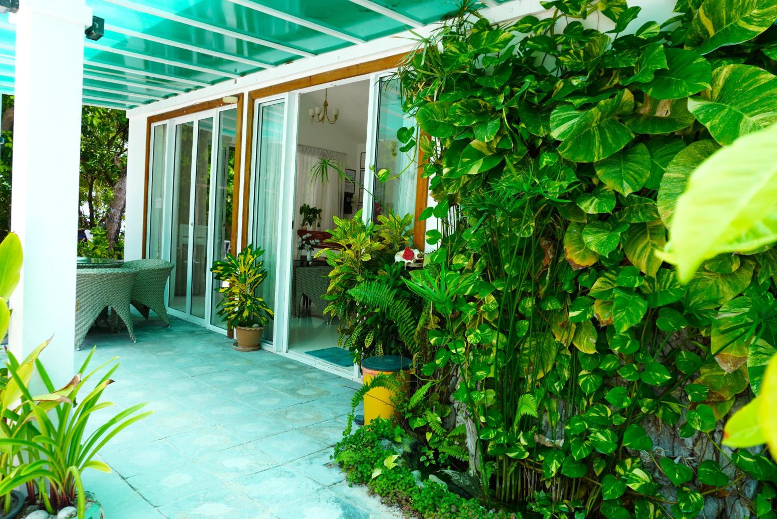 TME Retreats Dhigurah