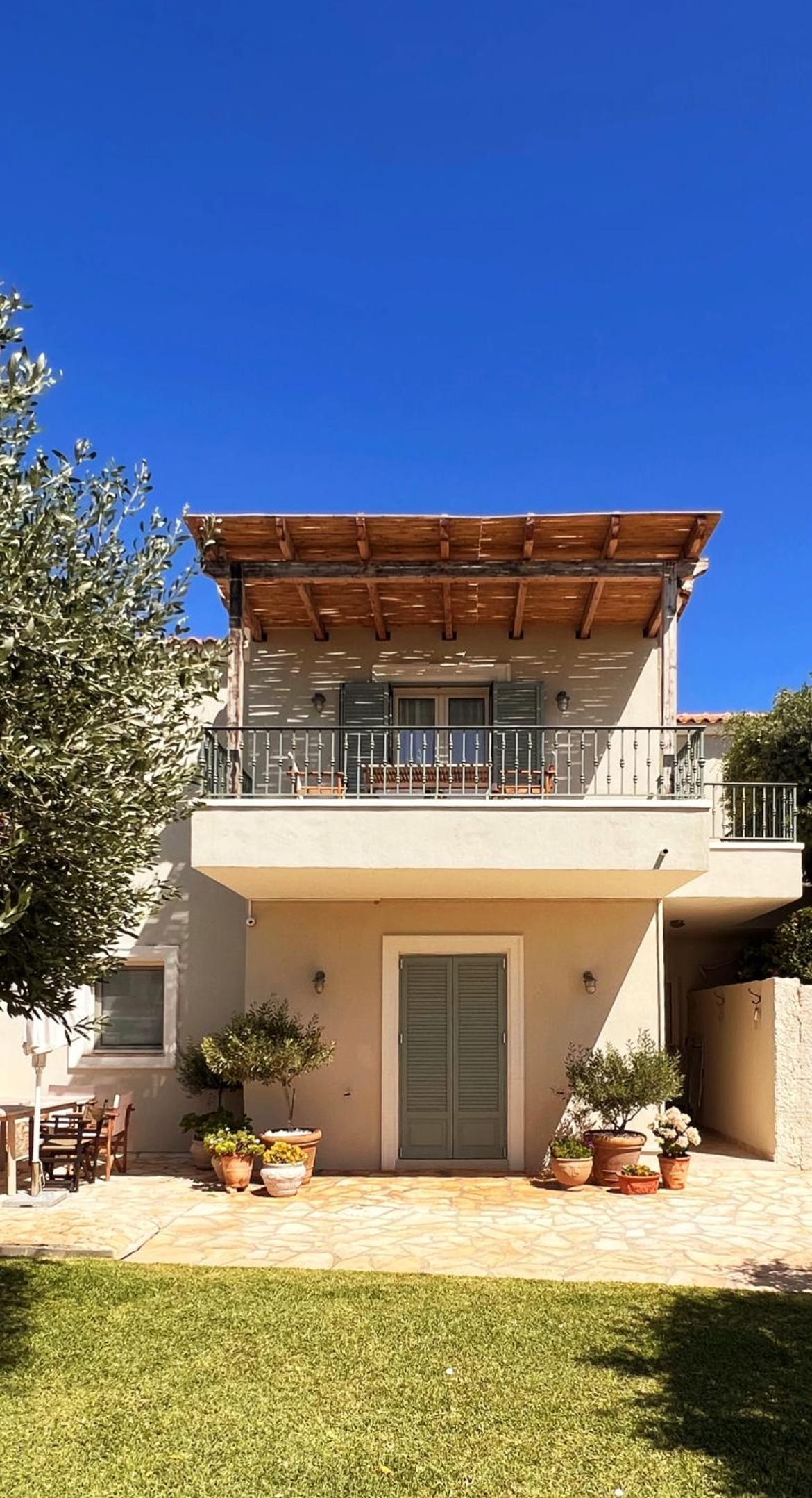 Hotel The Seasons - Image 1