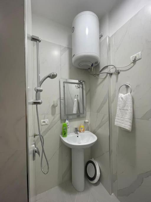 Cozy Studio Apartment near the Beach