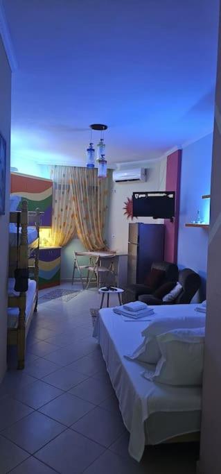 Cozy Studio Apartment near the Beach