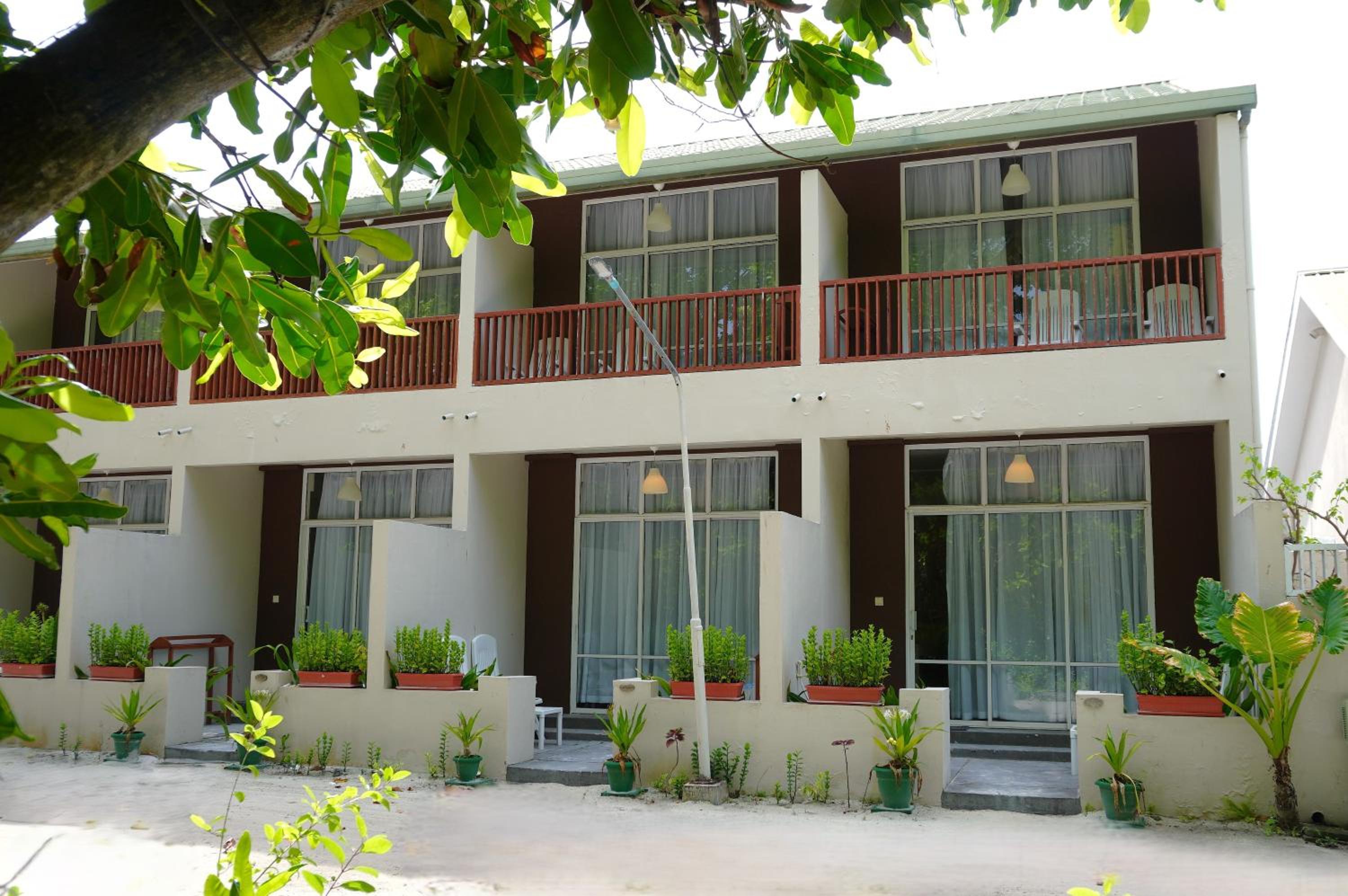 TME Retreats Dhigurah