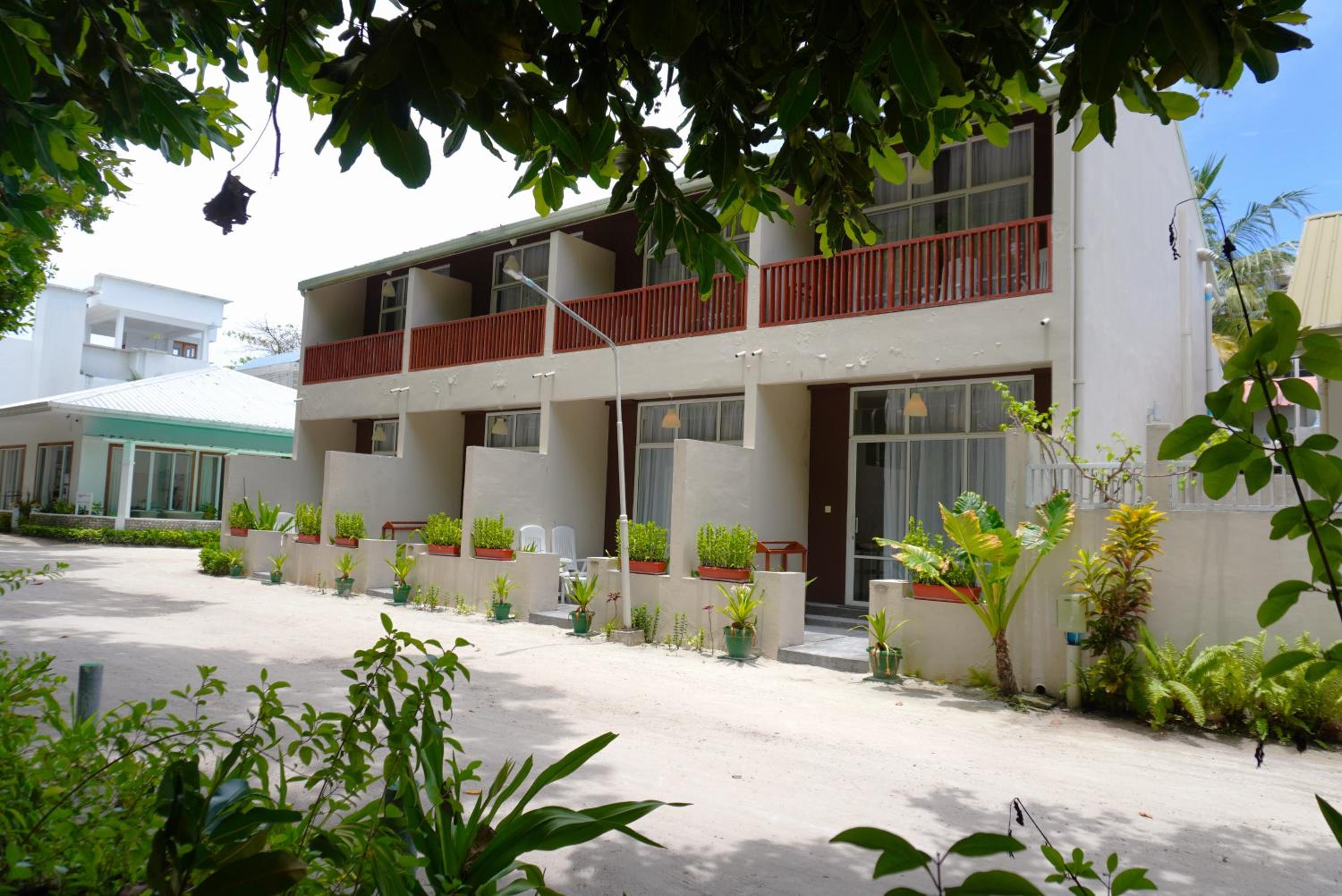 TME Retreats Dhigurah
