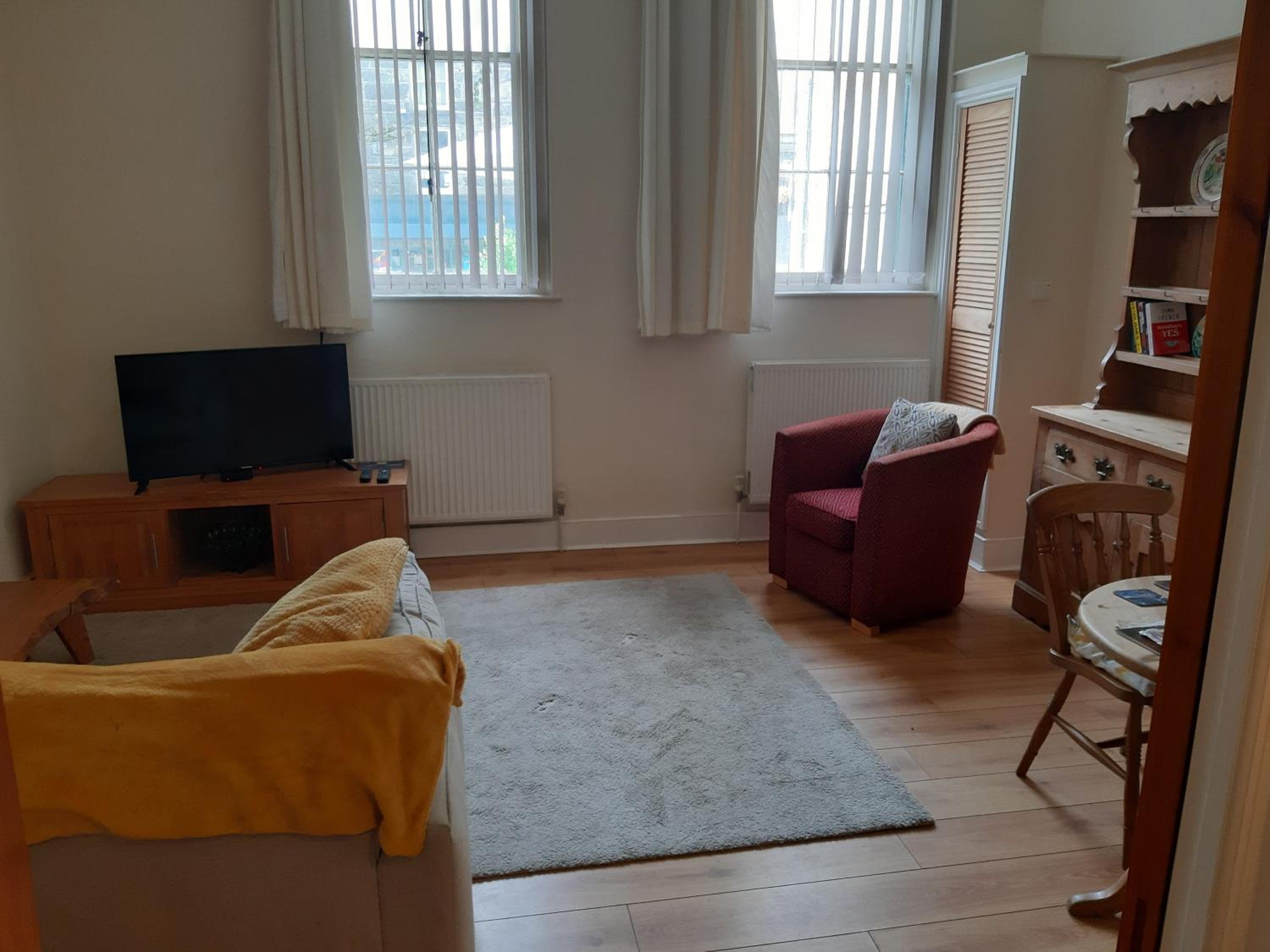 Ground Floor Barmouth Centre Apartment With Garden view 4