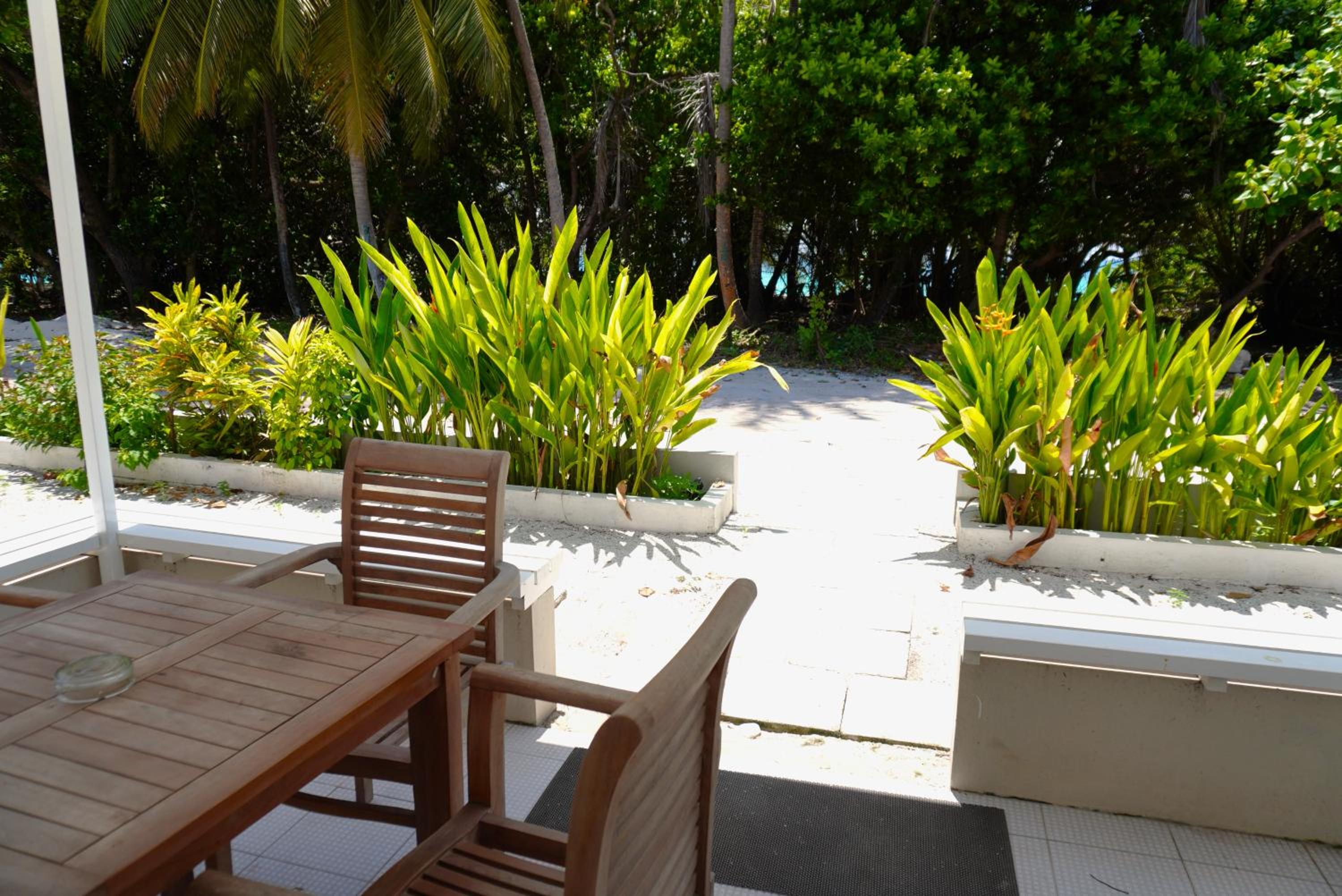 TME Retreats Dhigurah