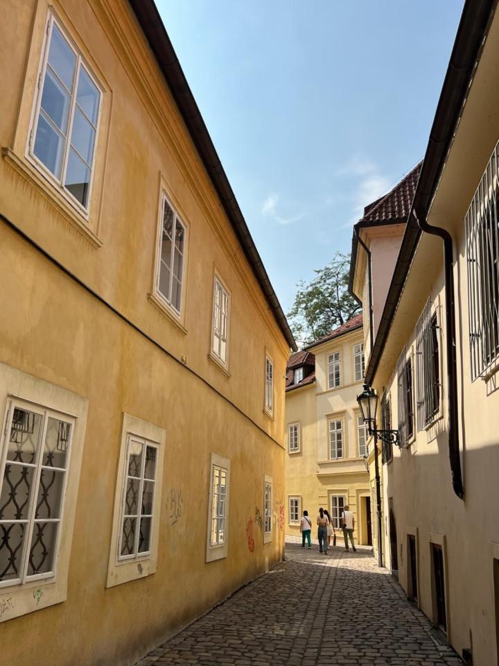 Romance in the Old Town
