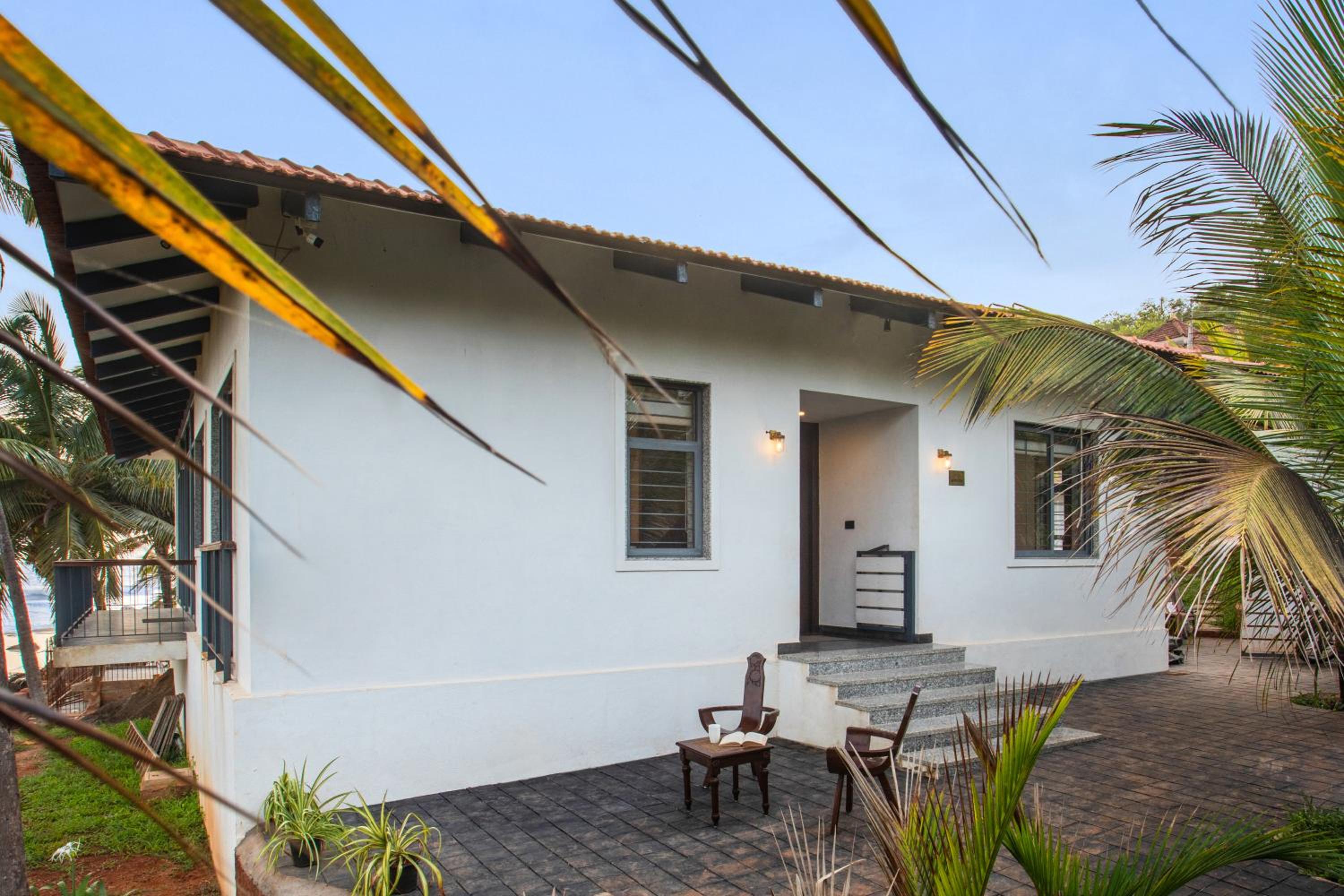 Mangosteen Homestays Khavane Vengurla, Beach Front view 3