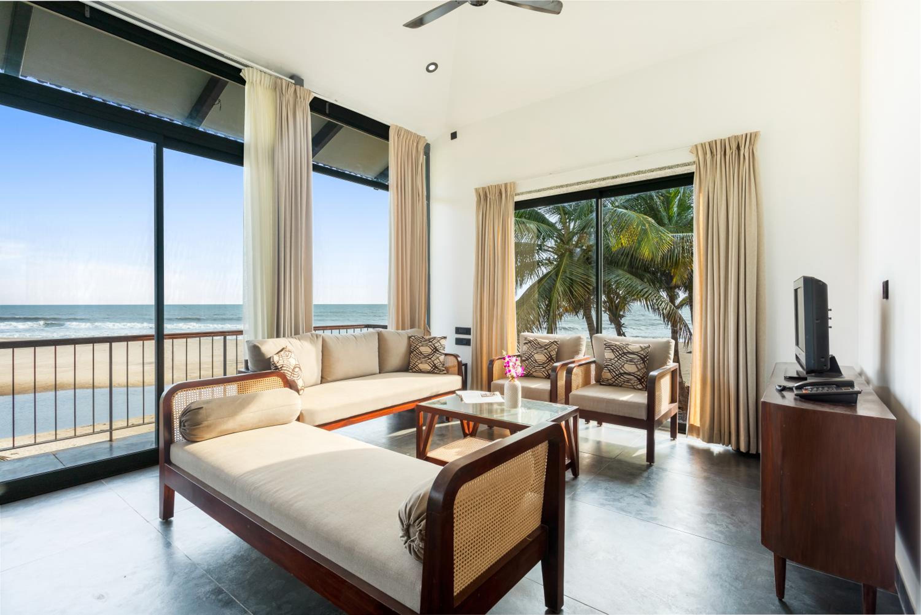 Mangosteen Homestays Khavane Vengurla, Beach Front view 2
