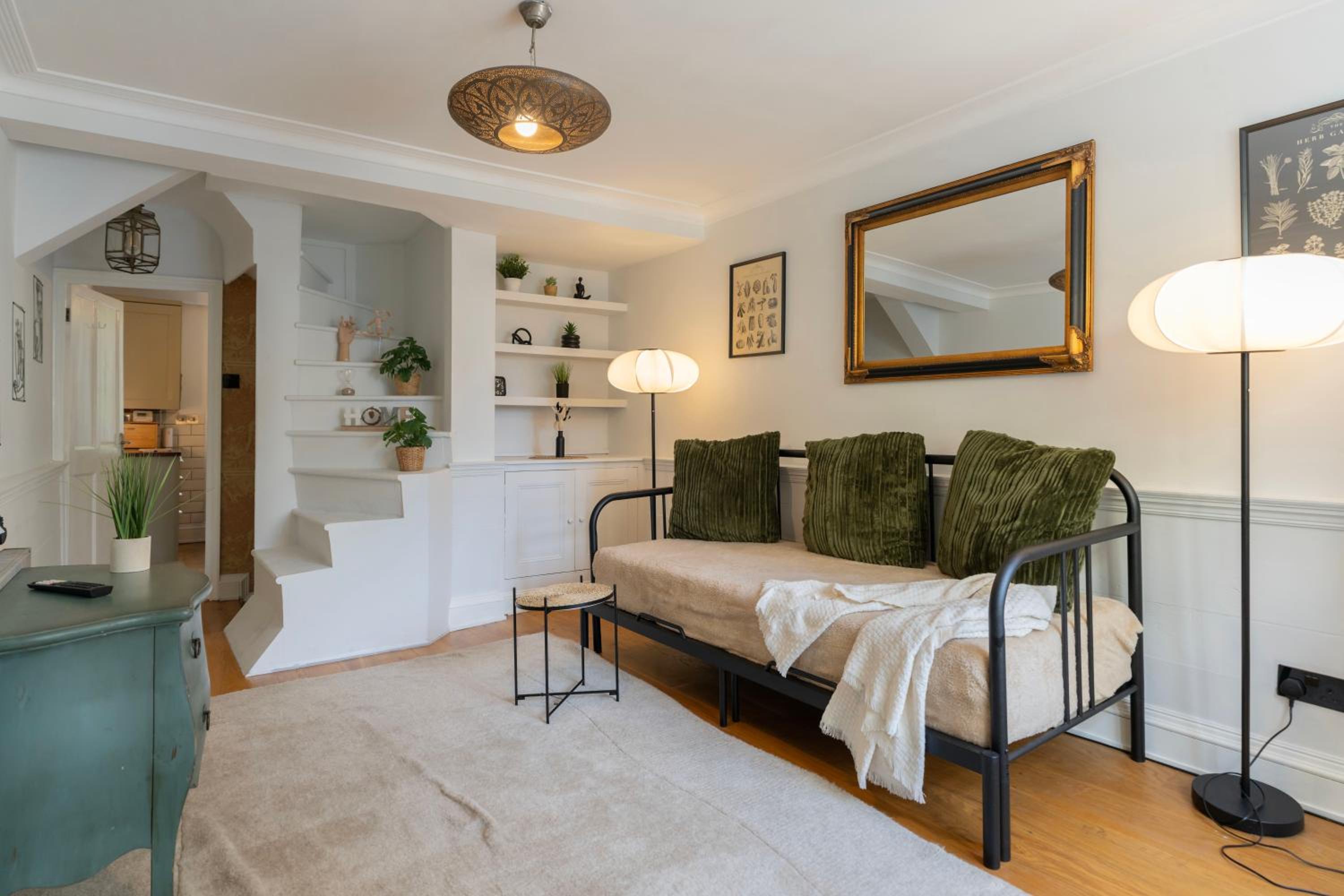 Gorgeous 2bed house in E1