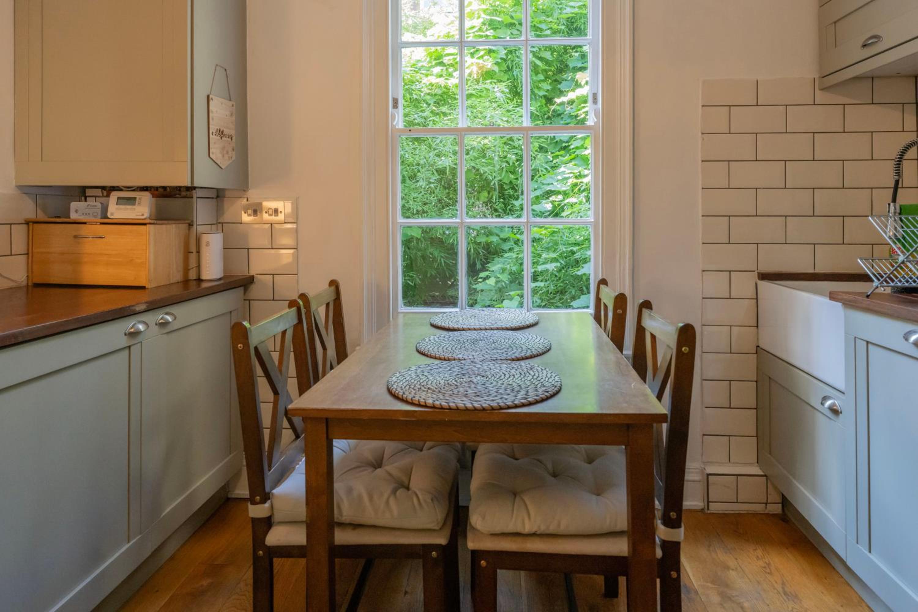 Gorgeous 2bed house in E1