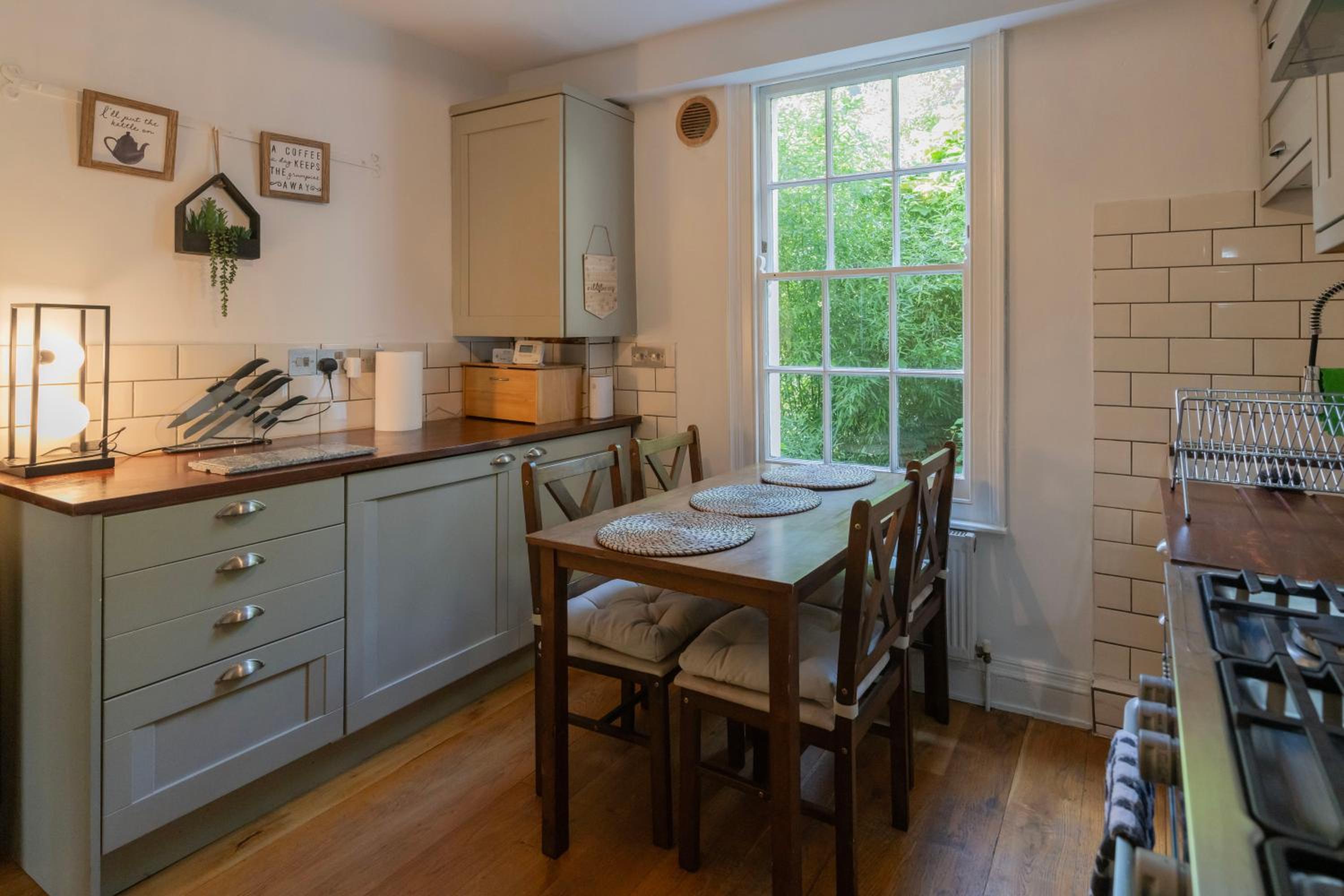 Gorgeous 2bed house in E1