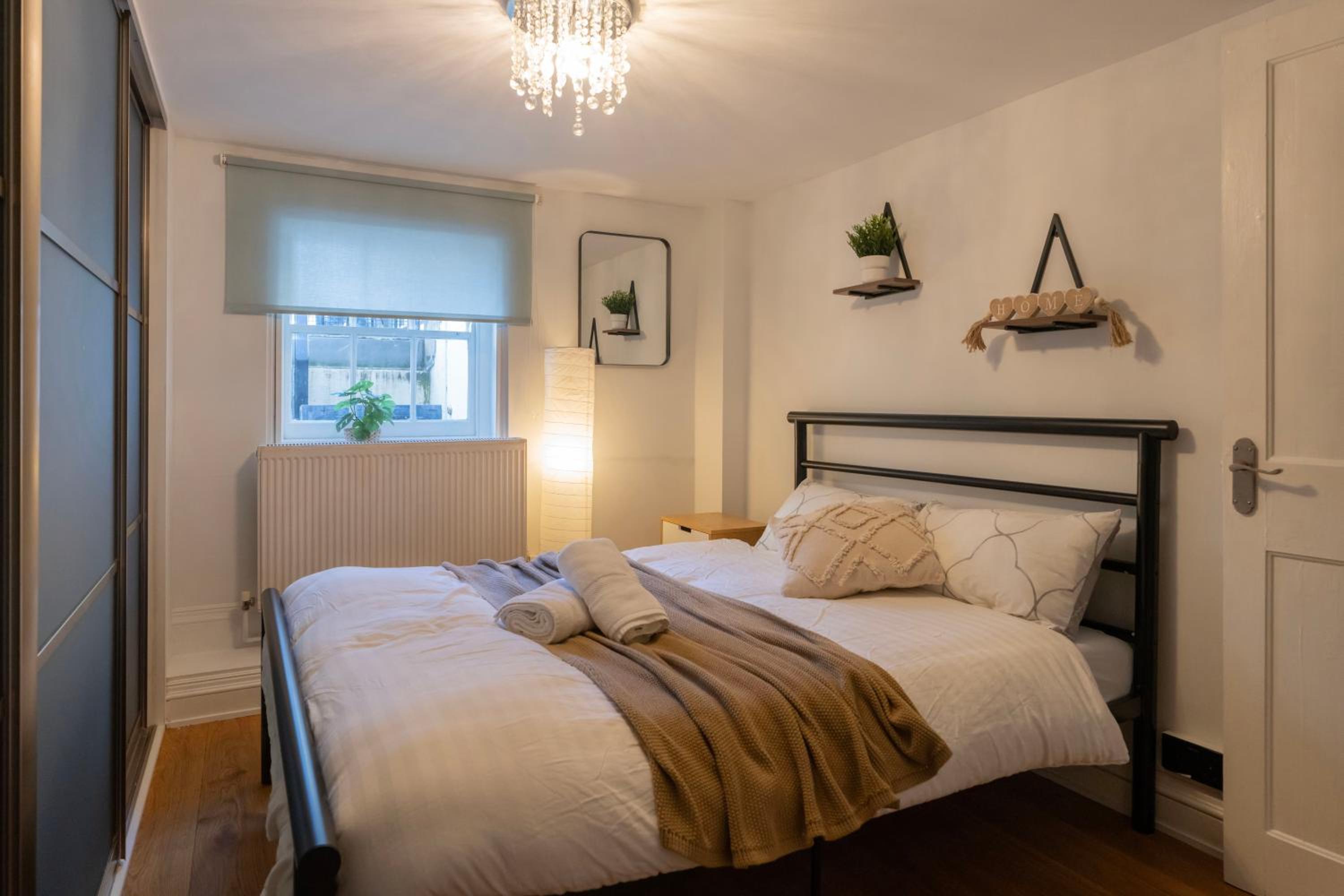 Gorgeous 2bed house in E1