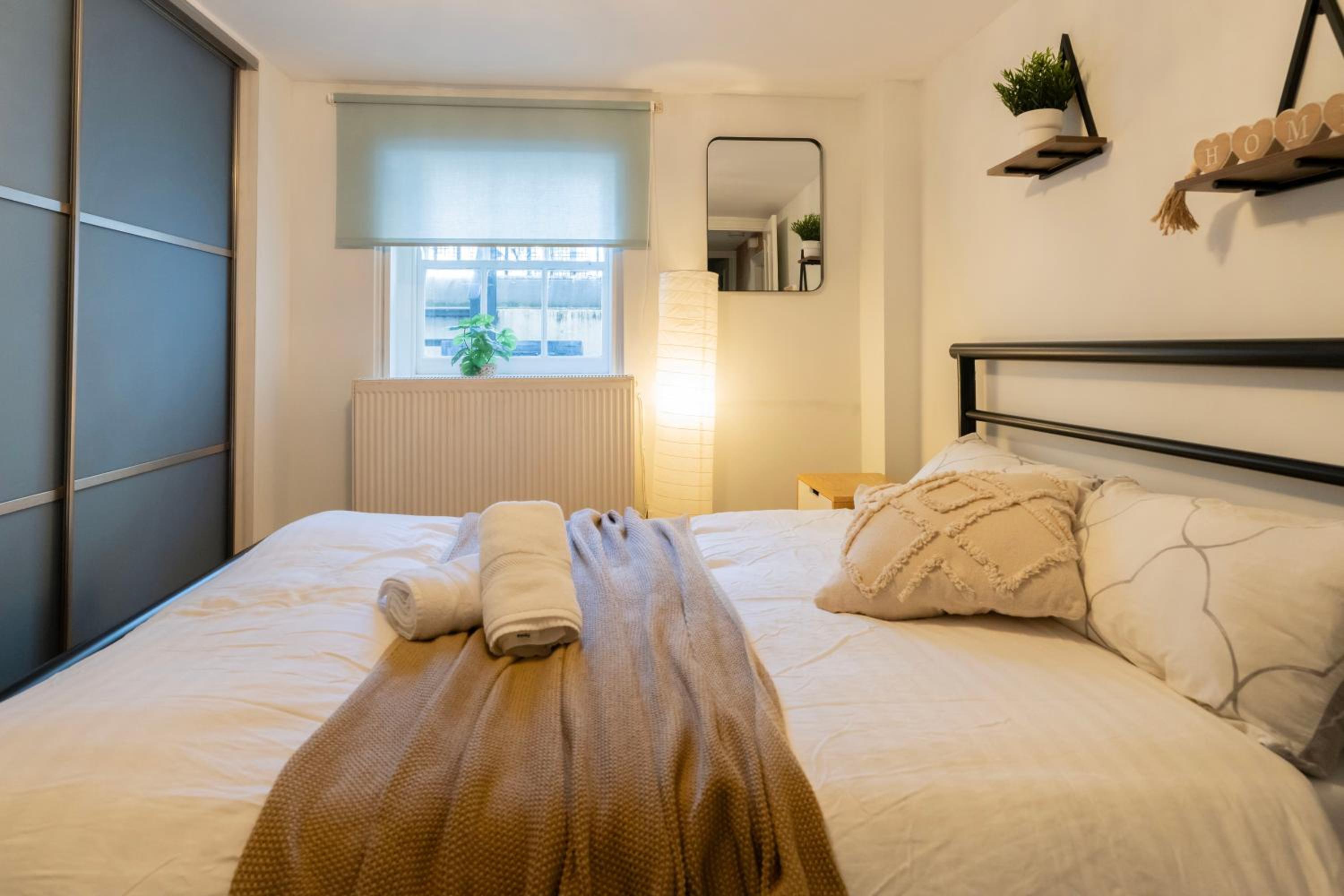 Gorgeous 2bed house in E1