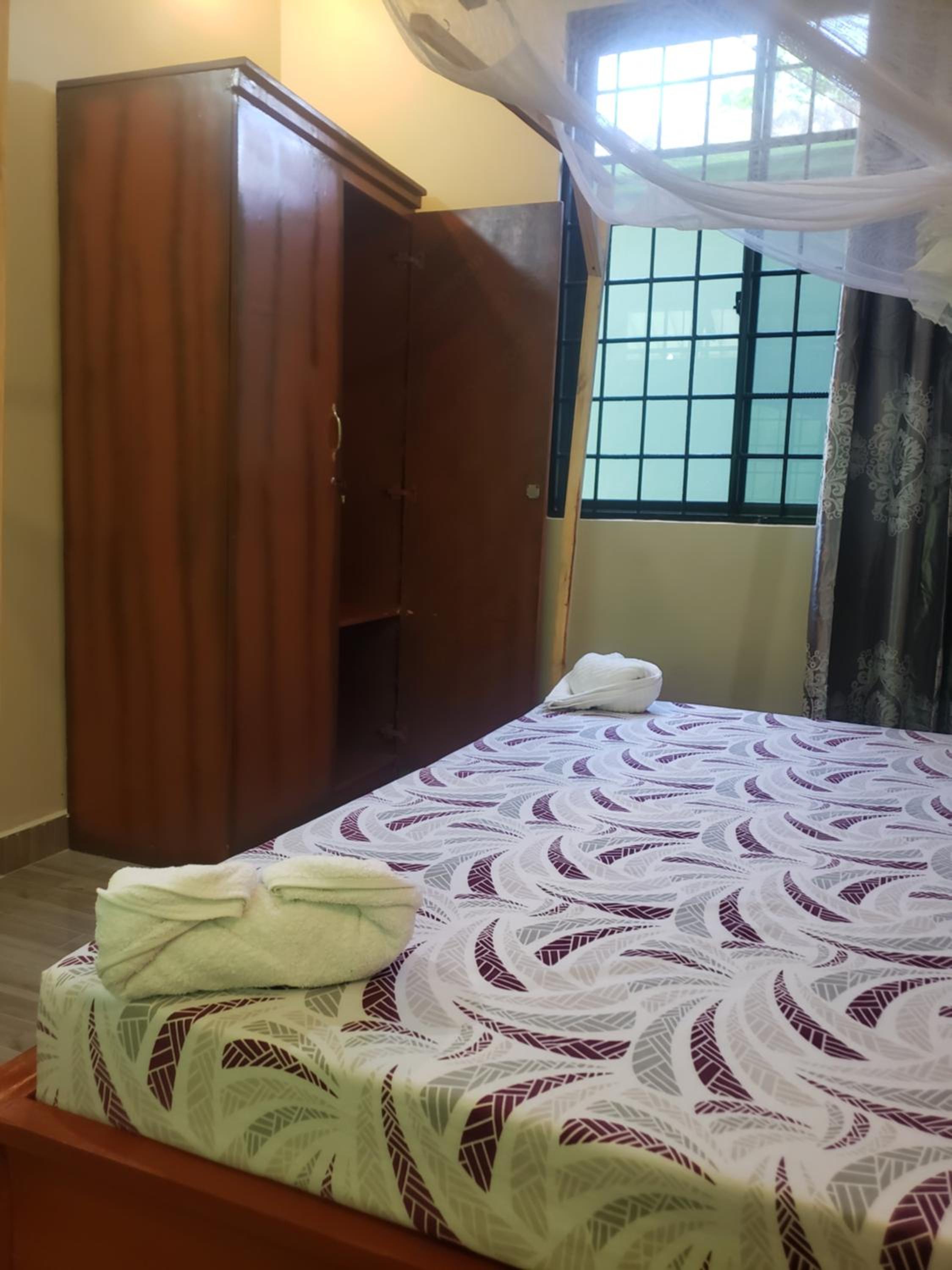 L&j modern backpackers BnB