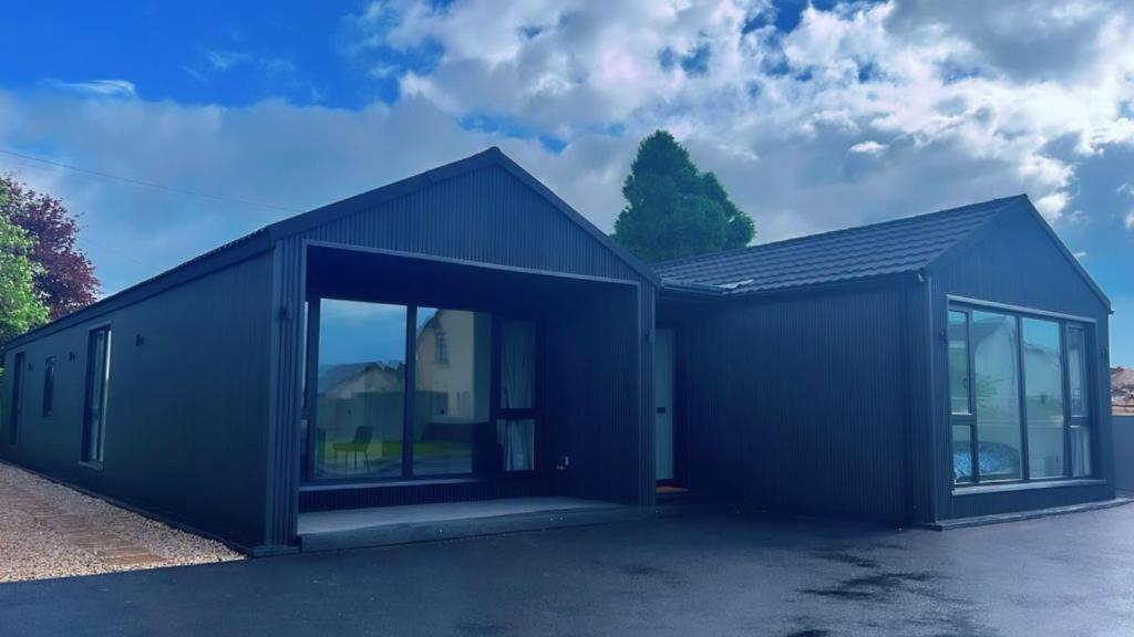 Deerpark 3 bed semi Sleeps 6 & Optional extra outdoor sauna view 2