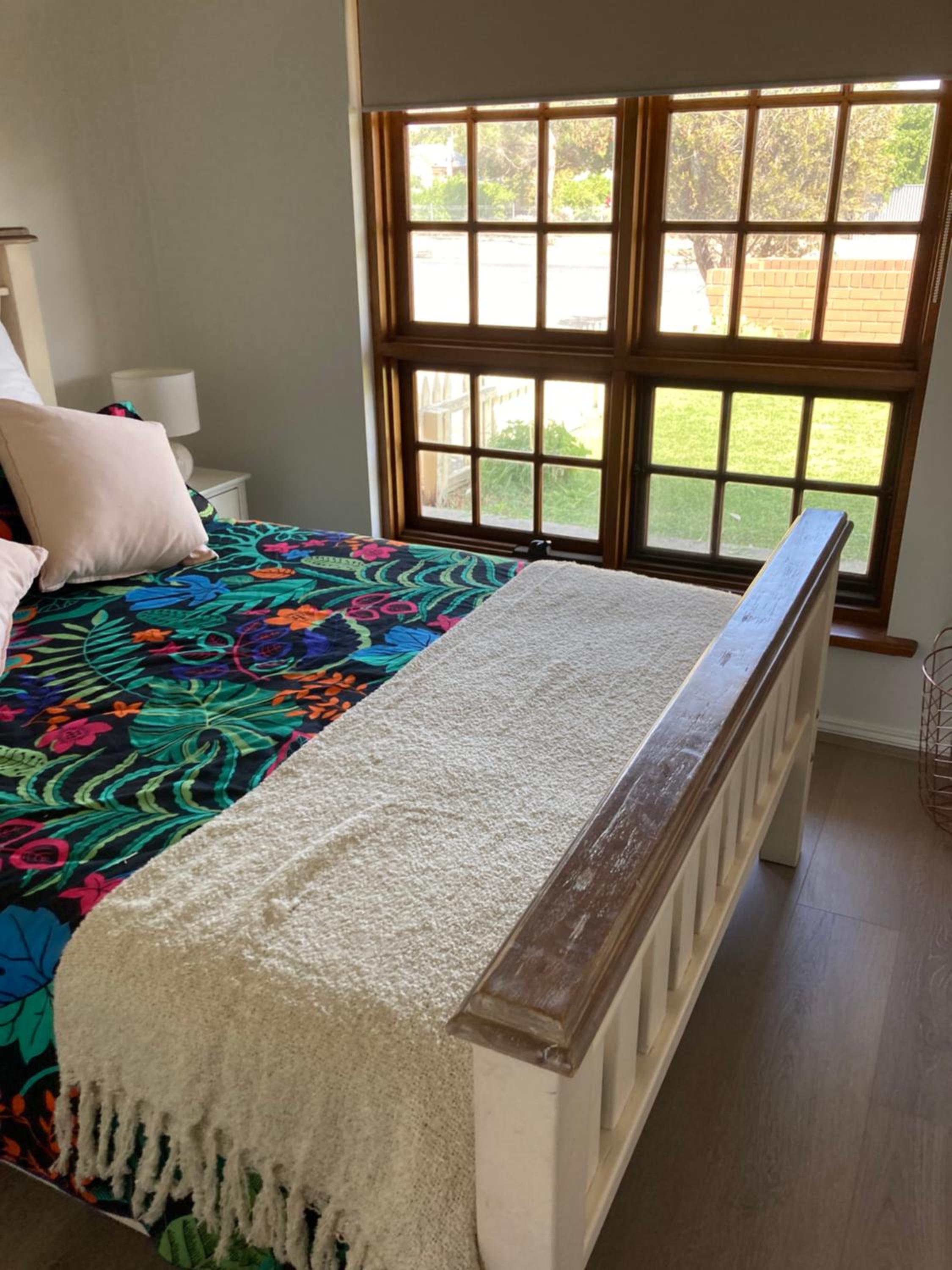 Captains Cottage - Pet Friendly Breakfast Included