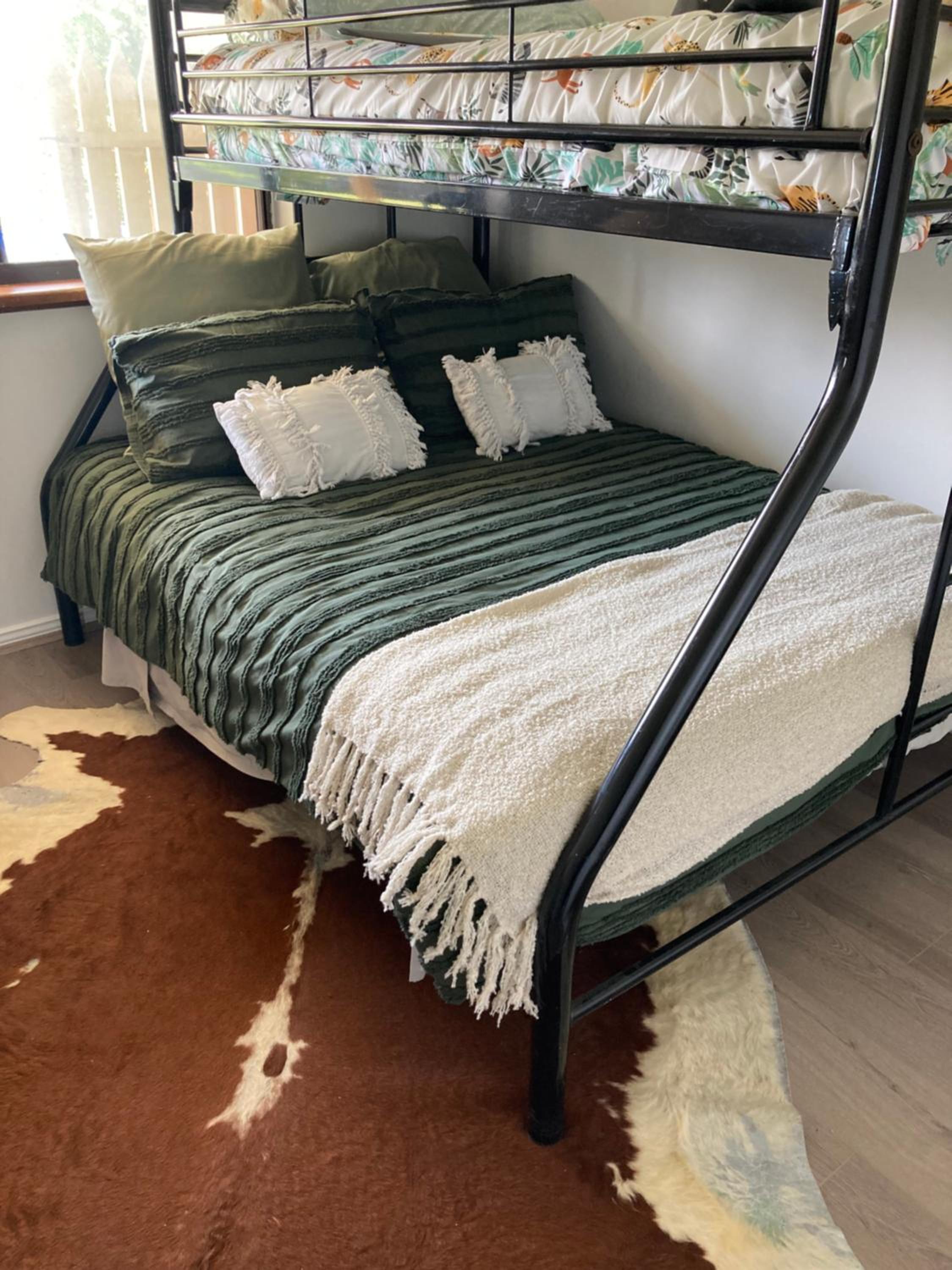 Captains Cottage - Pet Friendly Breakfast Included