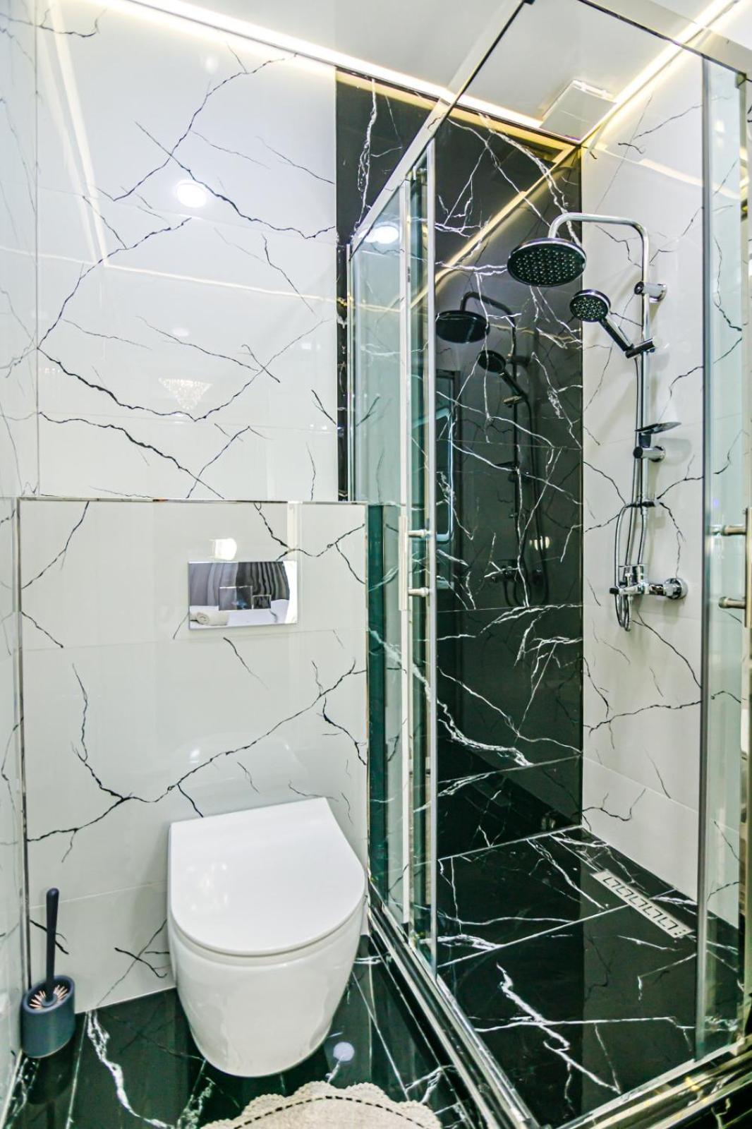 LUXURIOUS APARTMENT in the NIZAMI ST. view 3
