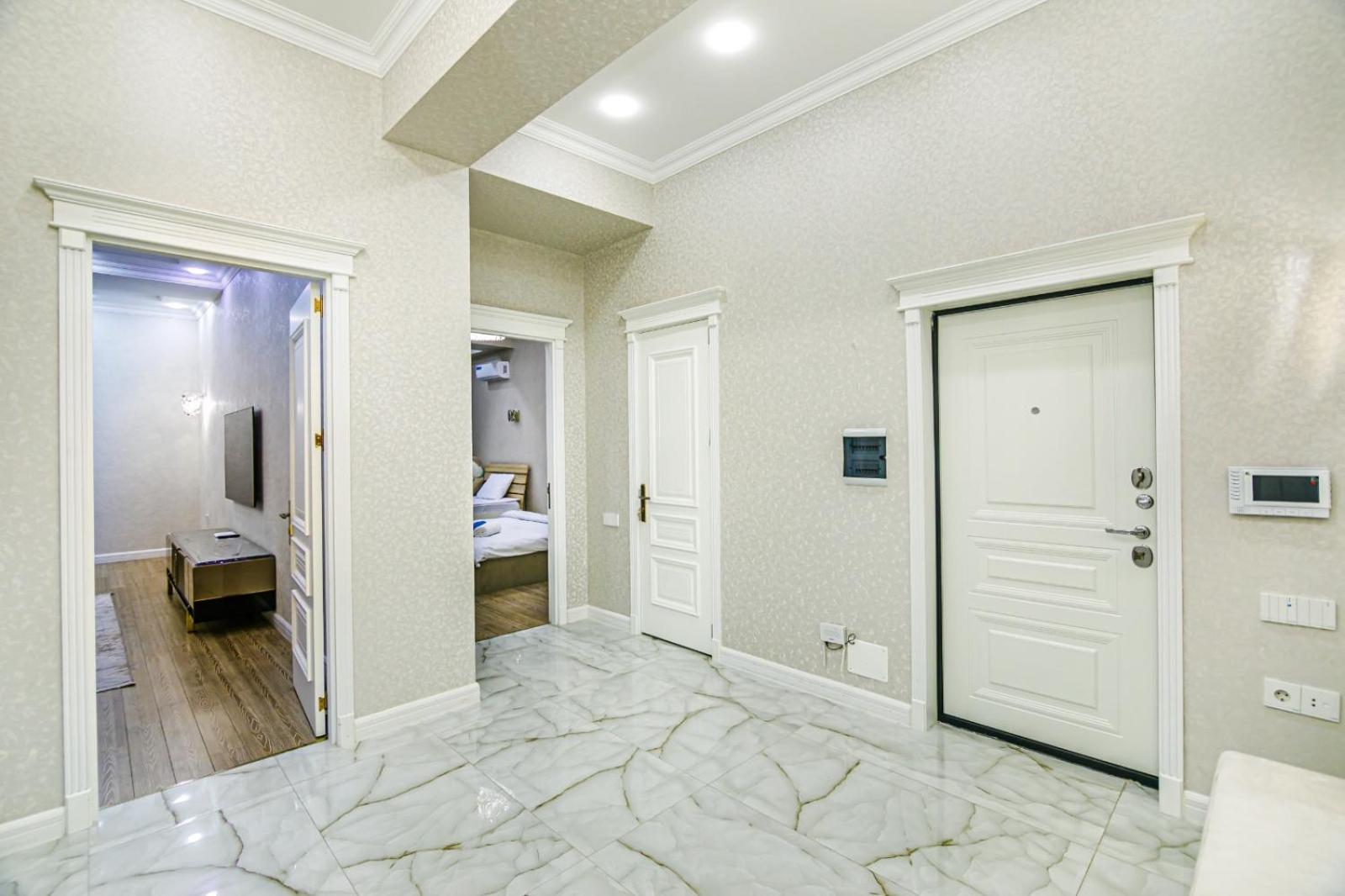 LUXURIOUS APARTMENT in the NIZAMI ST. view 5