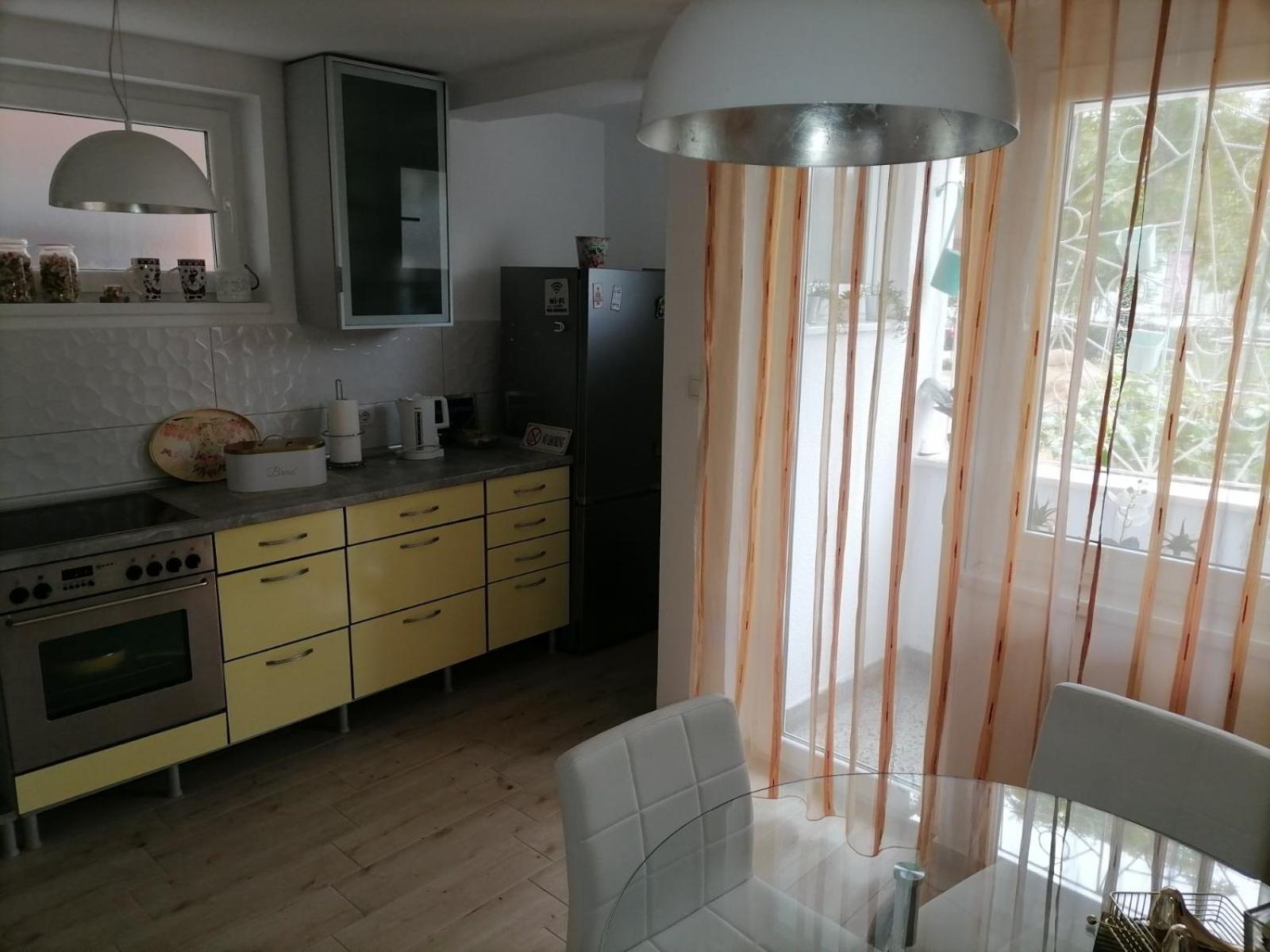 Apartman iza Boske