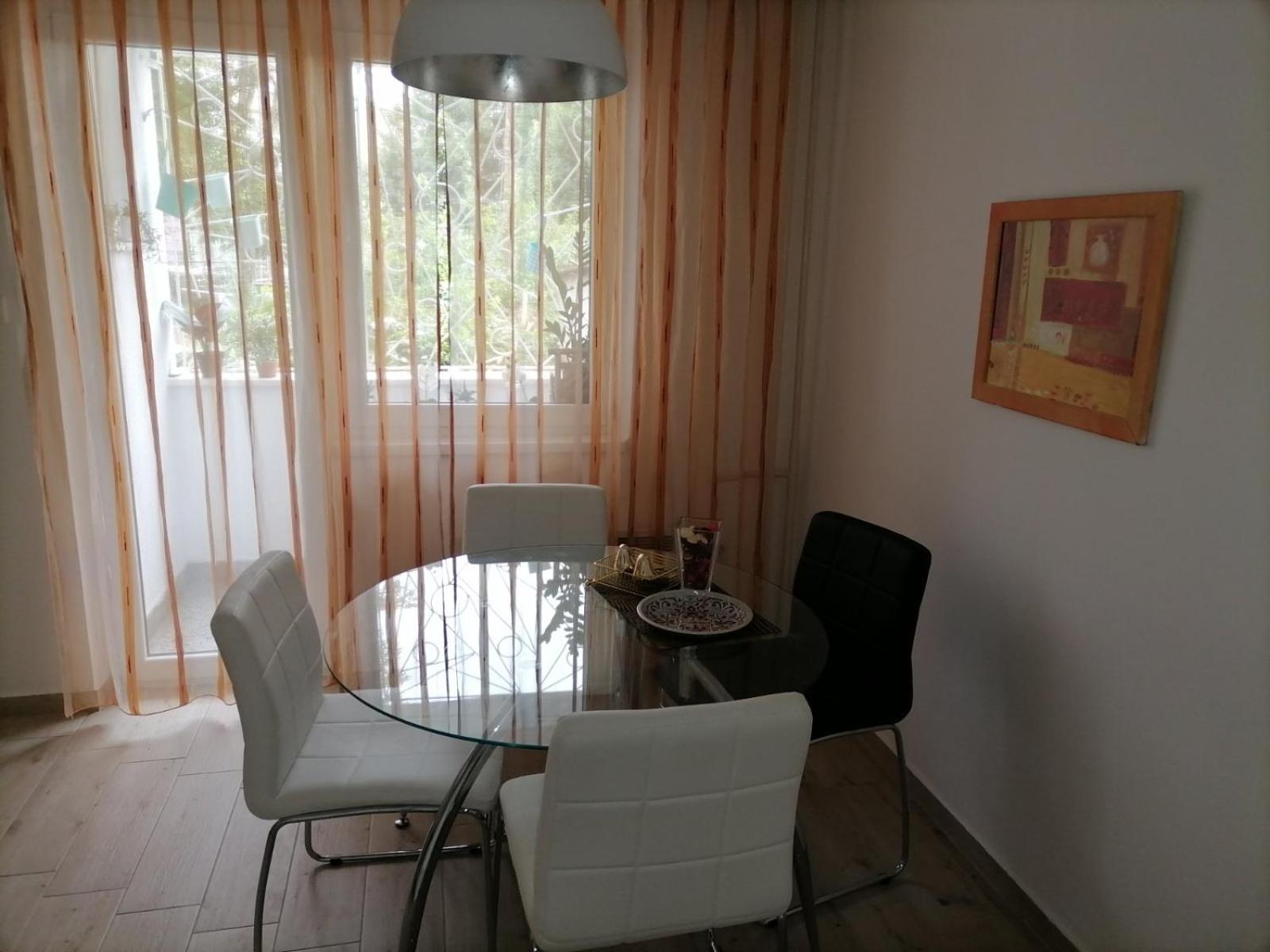 Apartman iza Boske
