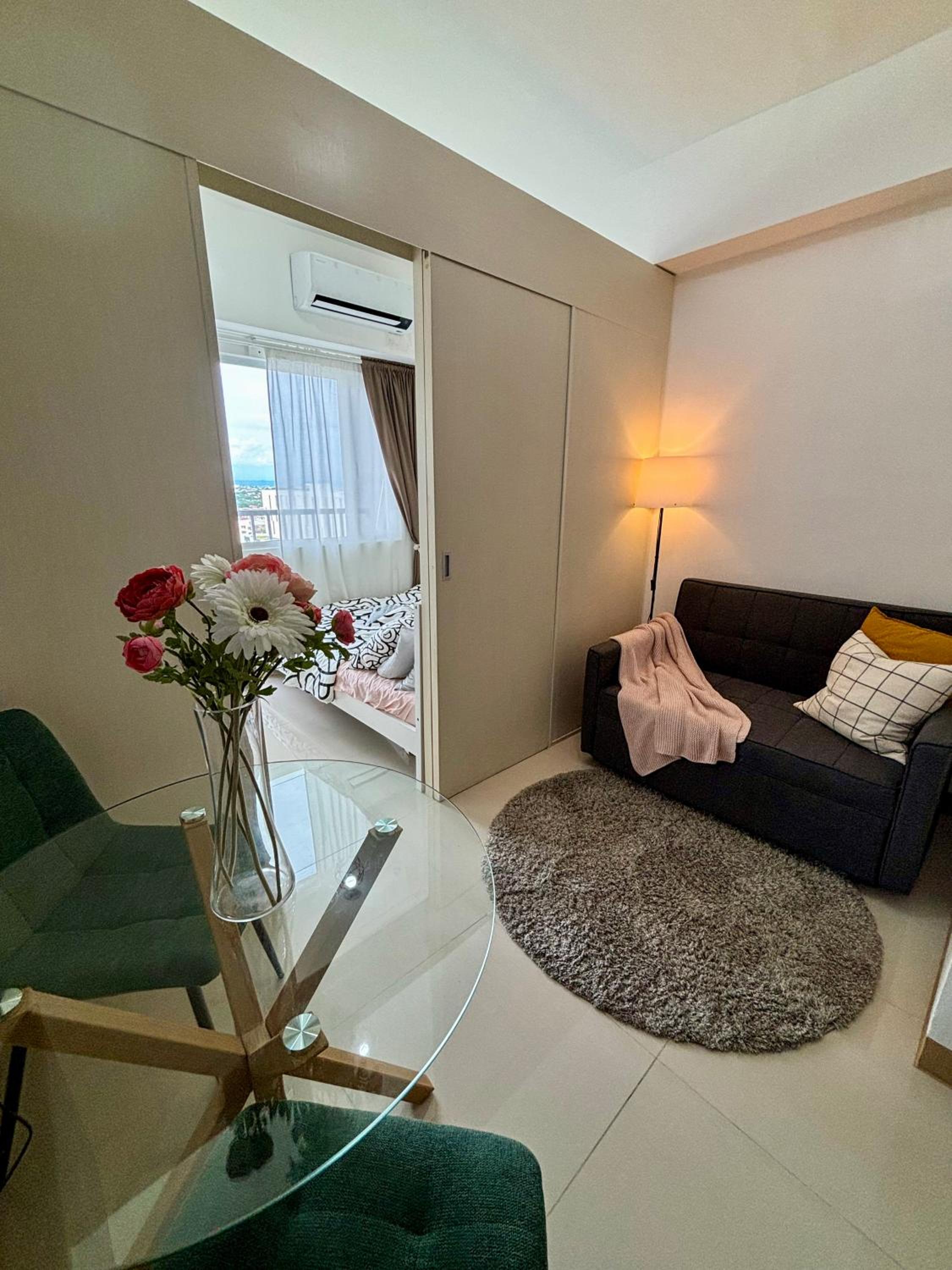 Cozy and Homey 1BR Condo at SMDC South Residences view 2