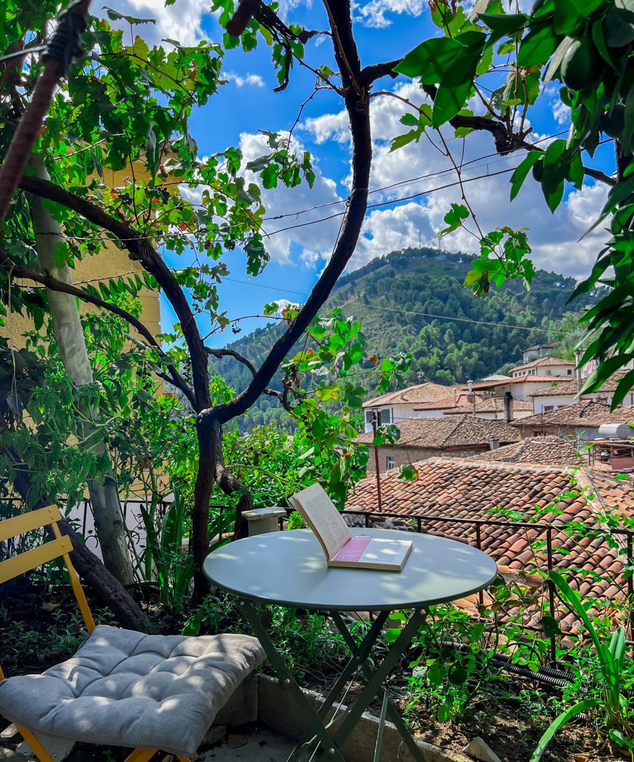 Nika's Guest House