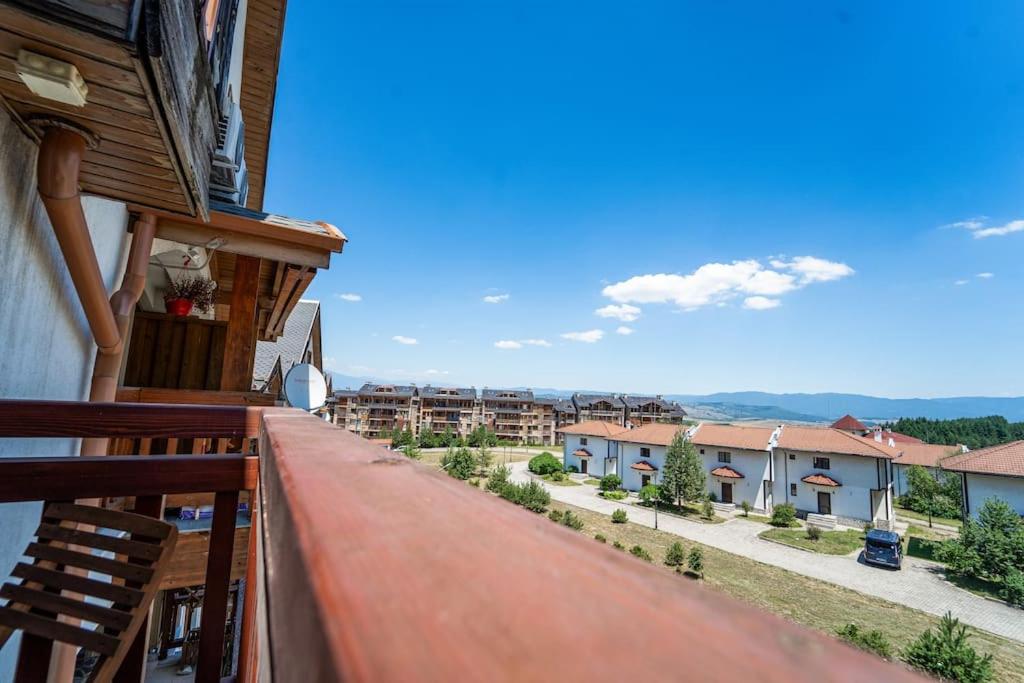 Alpin Penthouse 2 Bedroom with Fireplace and Mountain View