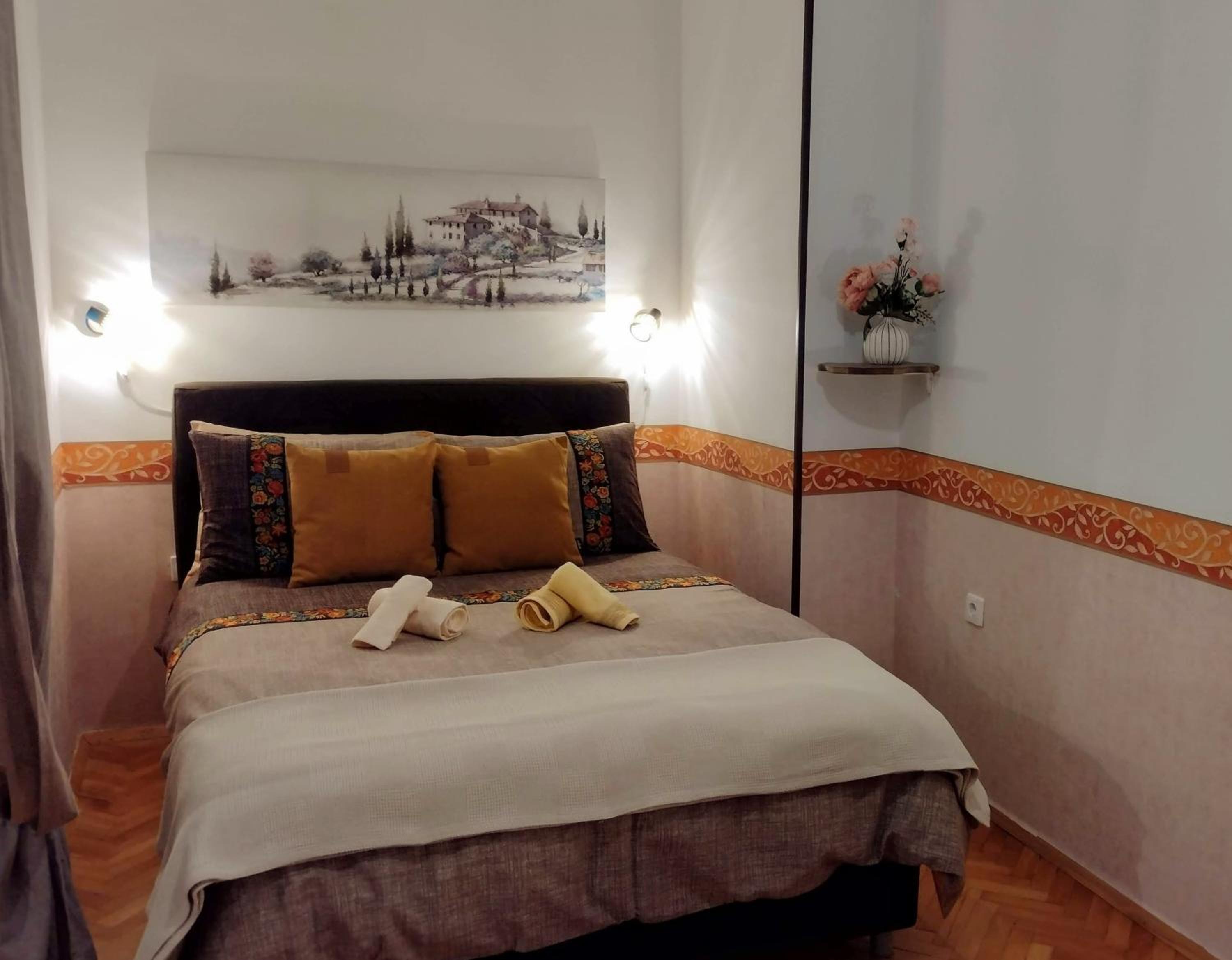 Sofia Center Chic Suite - Separate Kitchen and Balcony