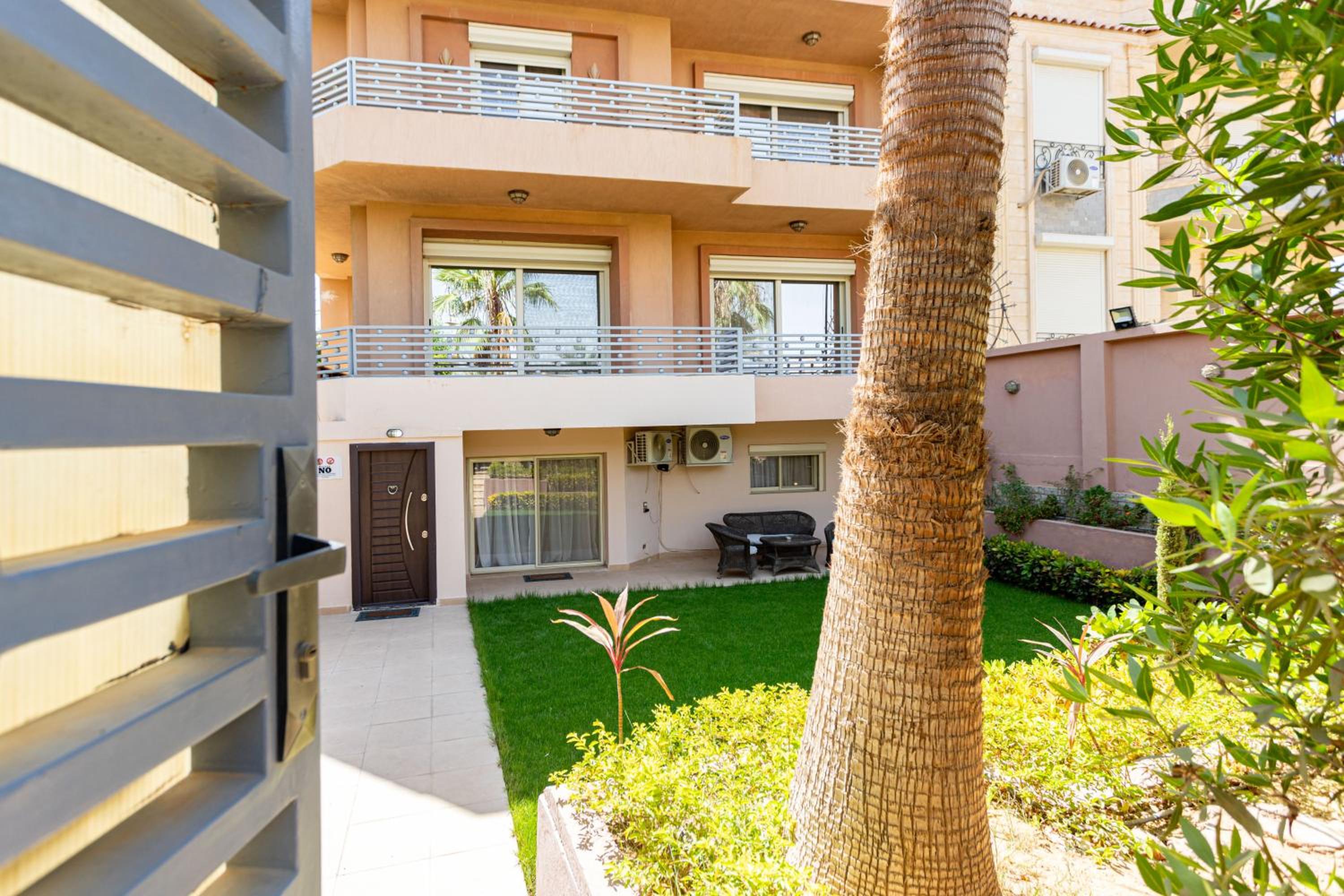 New cairo apartment in front of Garden 8 Mall