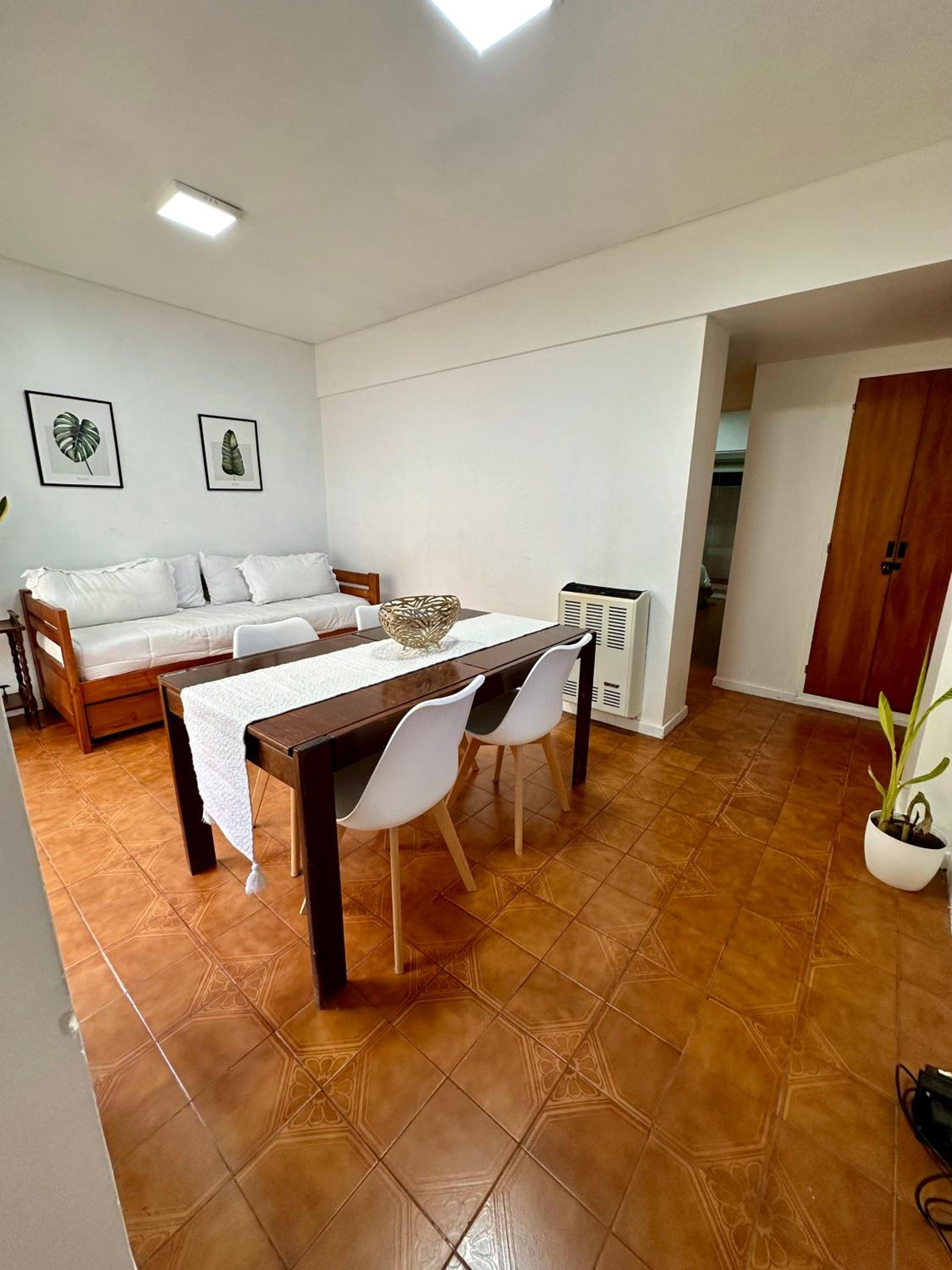 Amplio Departamento en Zona Gastronómica a una cuadra de la Playa