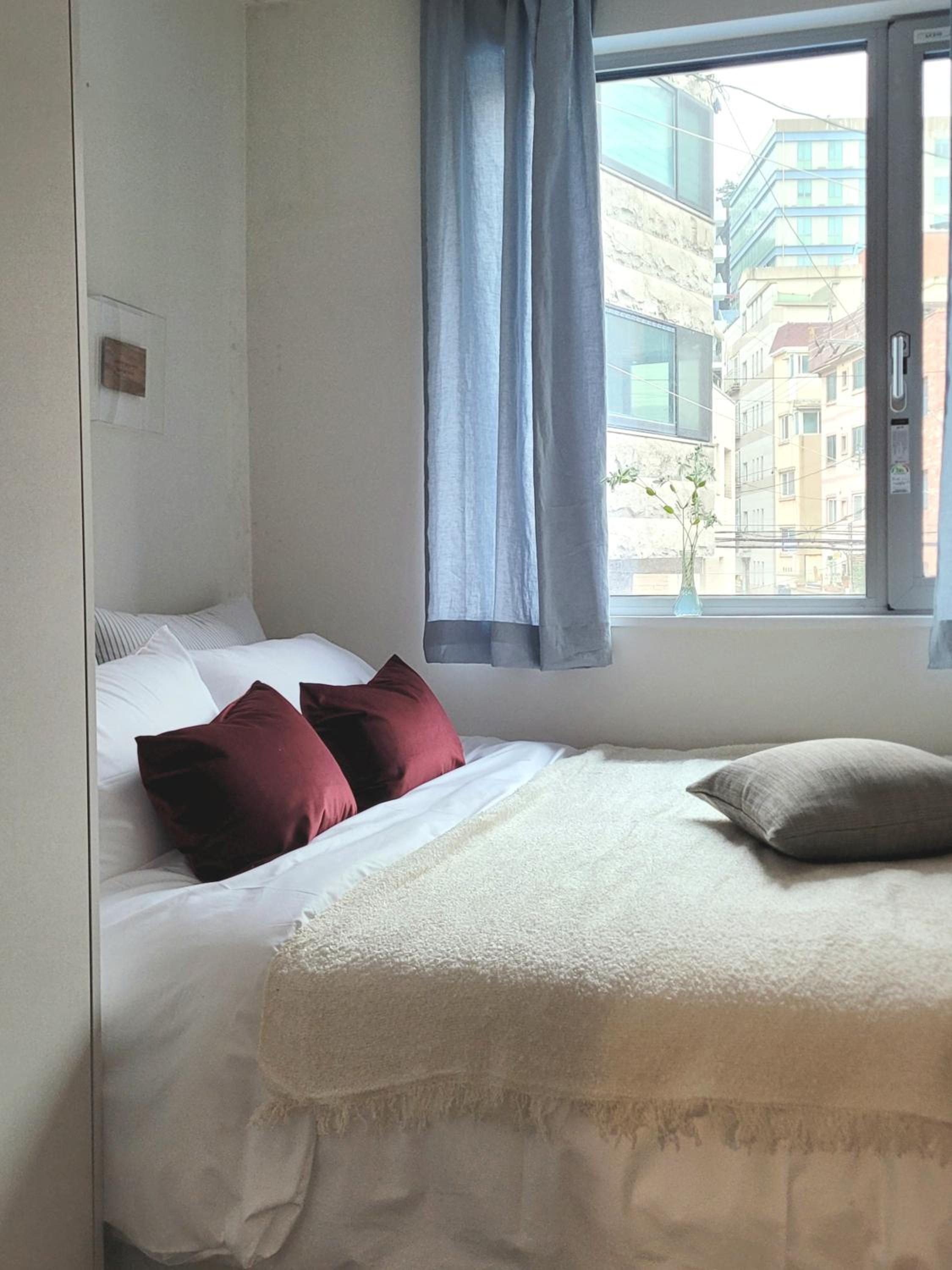 Private 3BR Modern House with fantastic terrace view 4