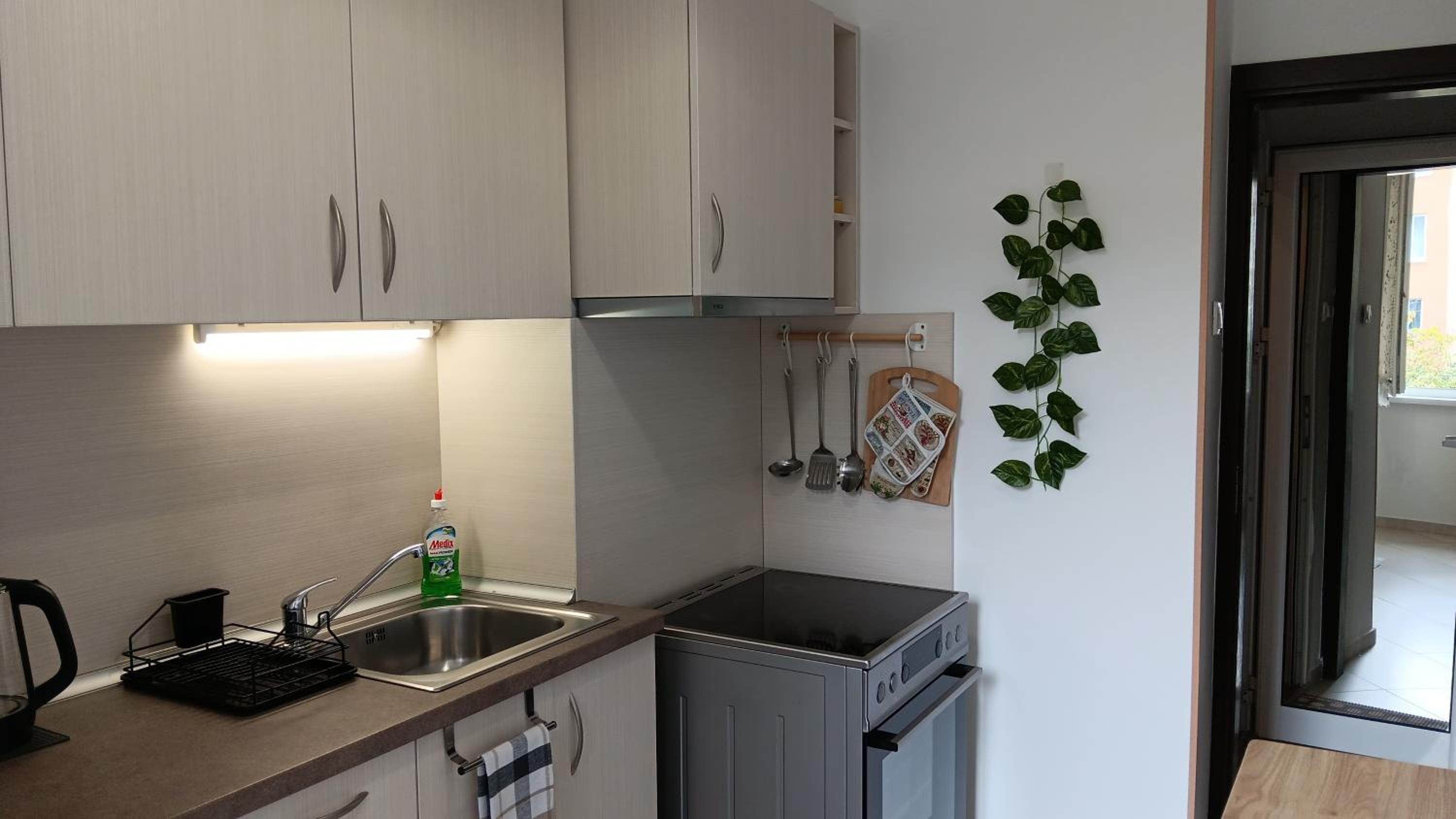 Sofia Center Chic Suite - Separate Kitchen and Balcony