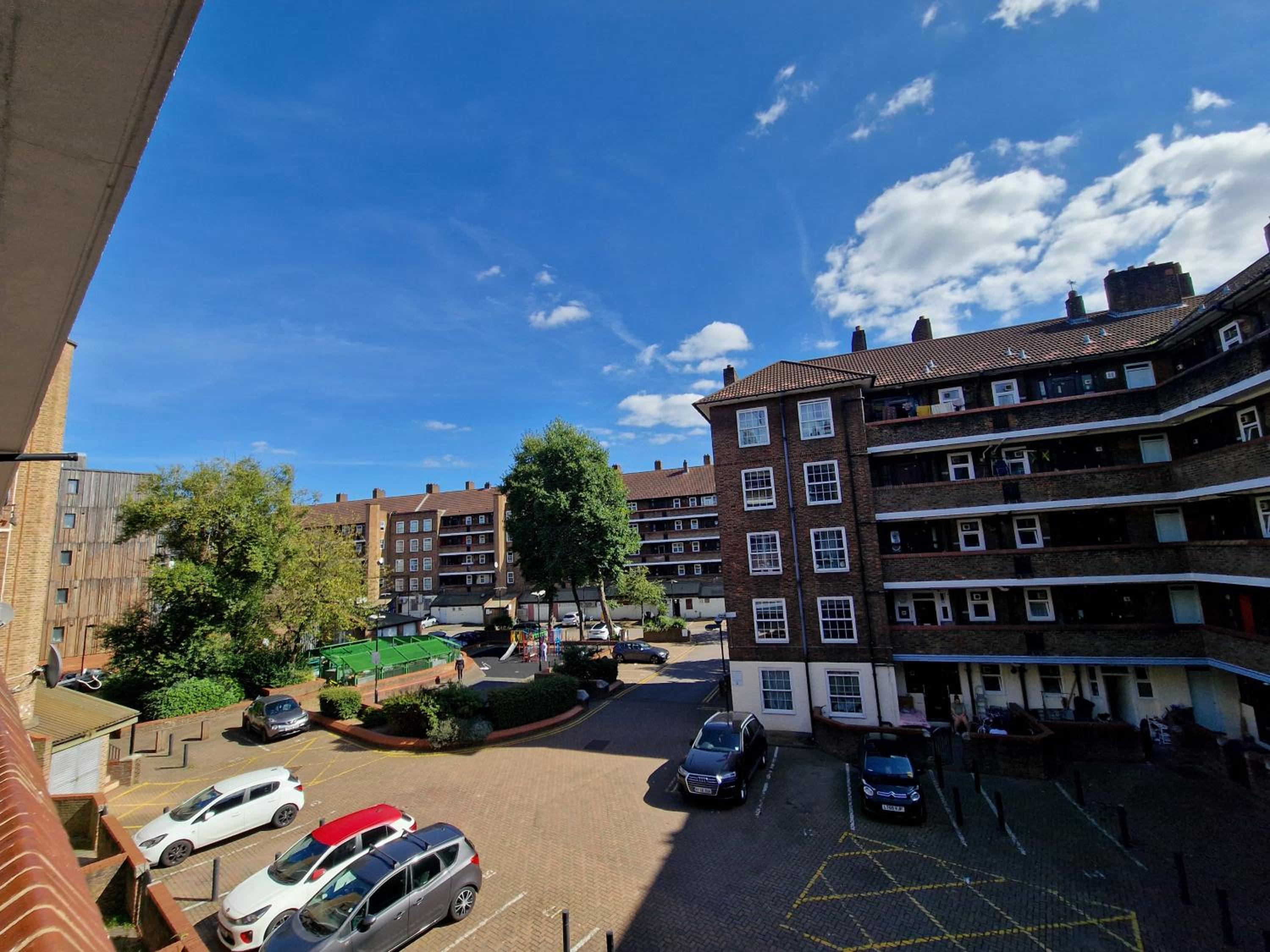 Comfortable 2 bedrooms flat in Oval Central London
