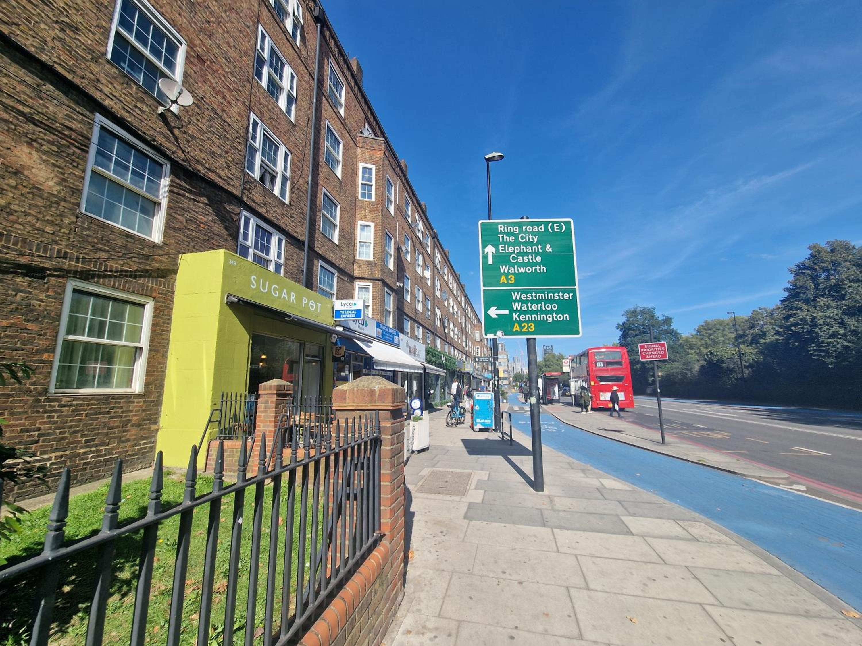 Comfortable 2 bedrooms flat in Oval Central London