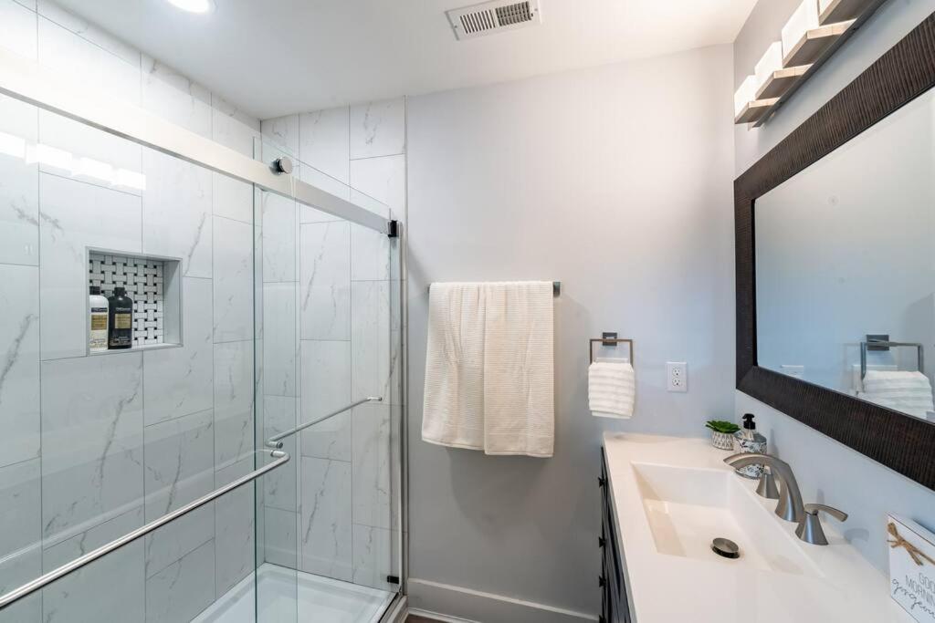 Charming Modern Cozy Home! - Property Image 2