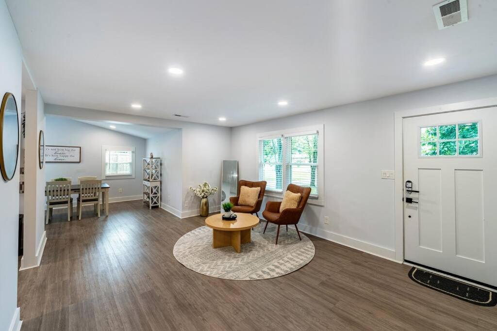 Charming Modern Cozy Home! - Property Image 11