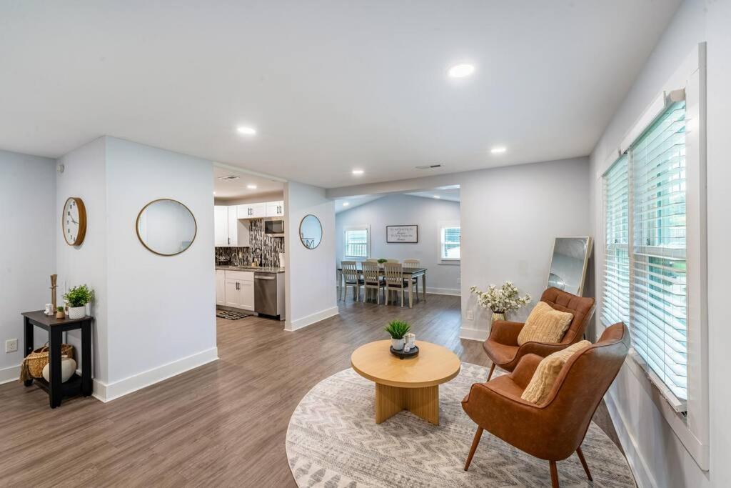 Charming Modern Cozy Home! - Property Image 12