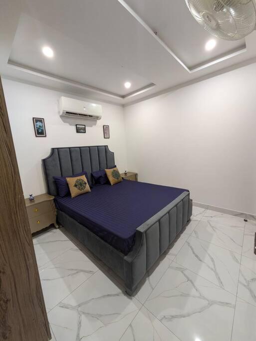 Urban Oasis Sleek Apartment in Bahria Town view 4