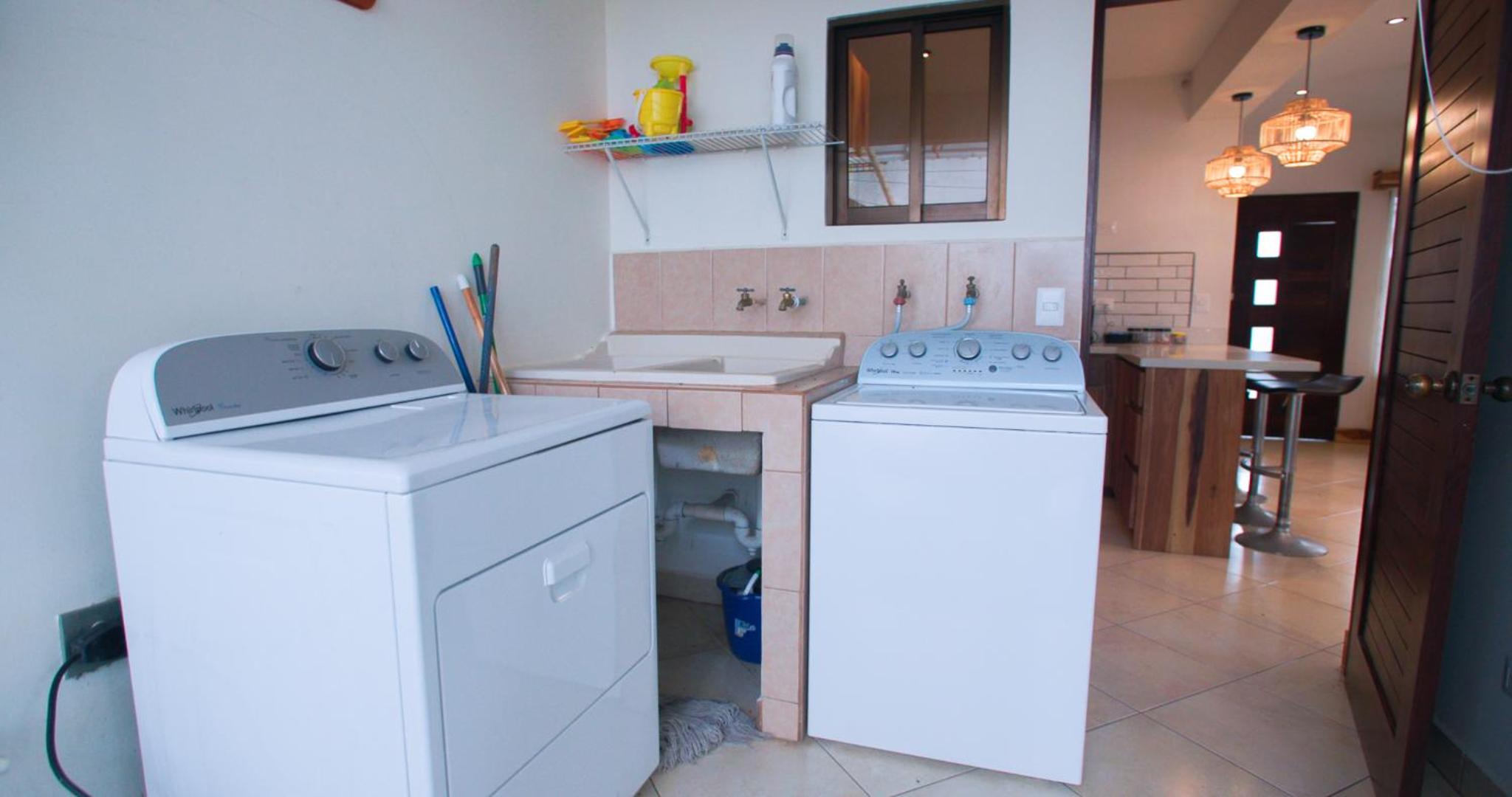 Full condo in Tamarindo, CR